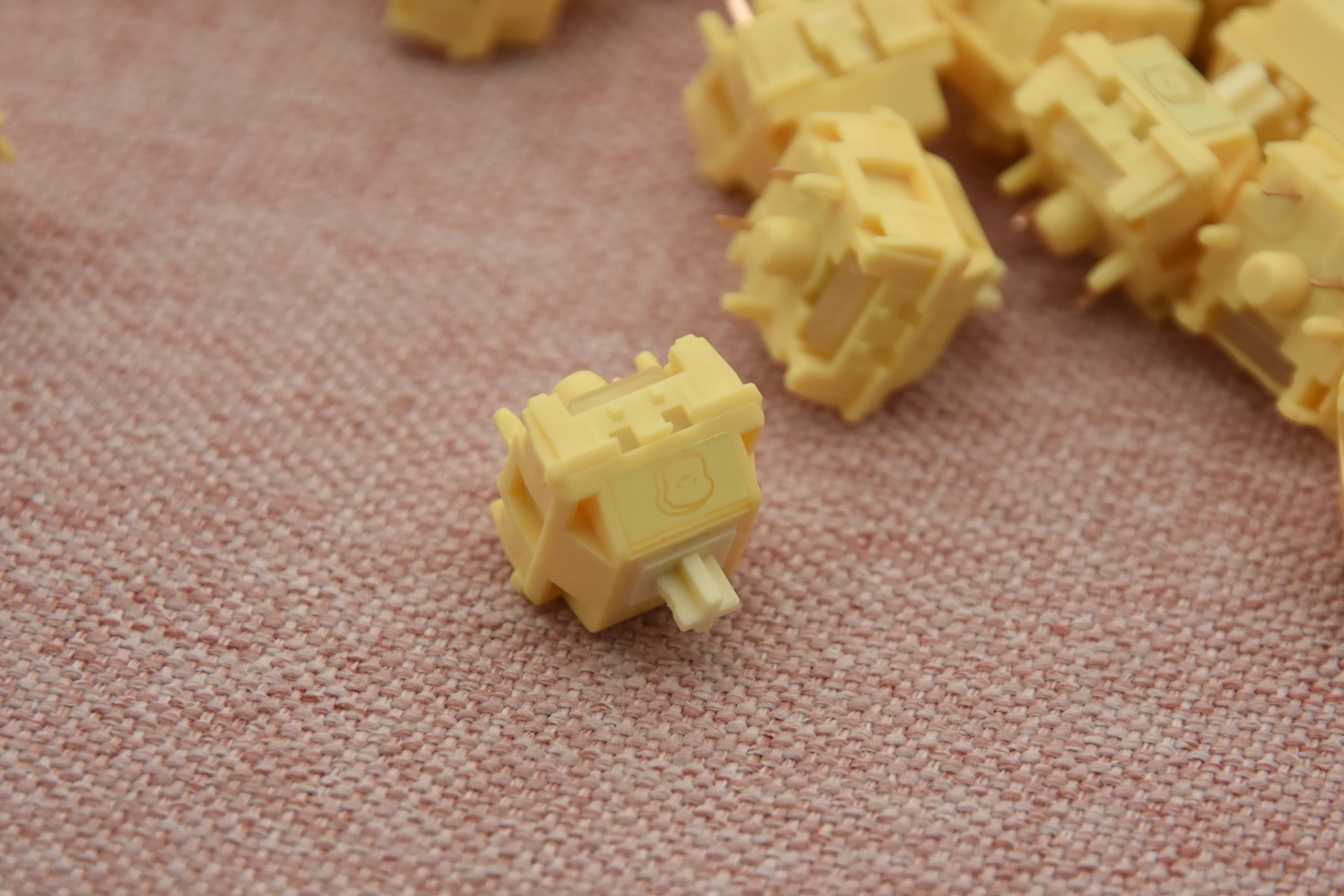 HMX TOAST LINEAR SWITCH FACTORY LUBED (10PCS) - Image 6