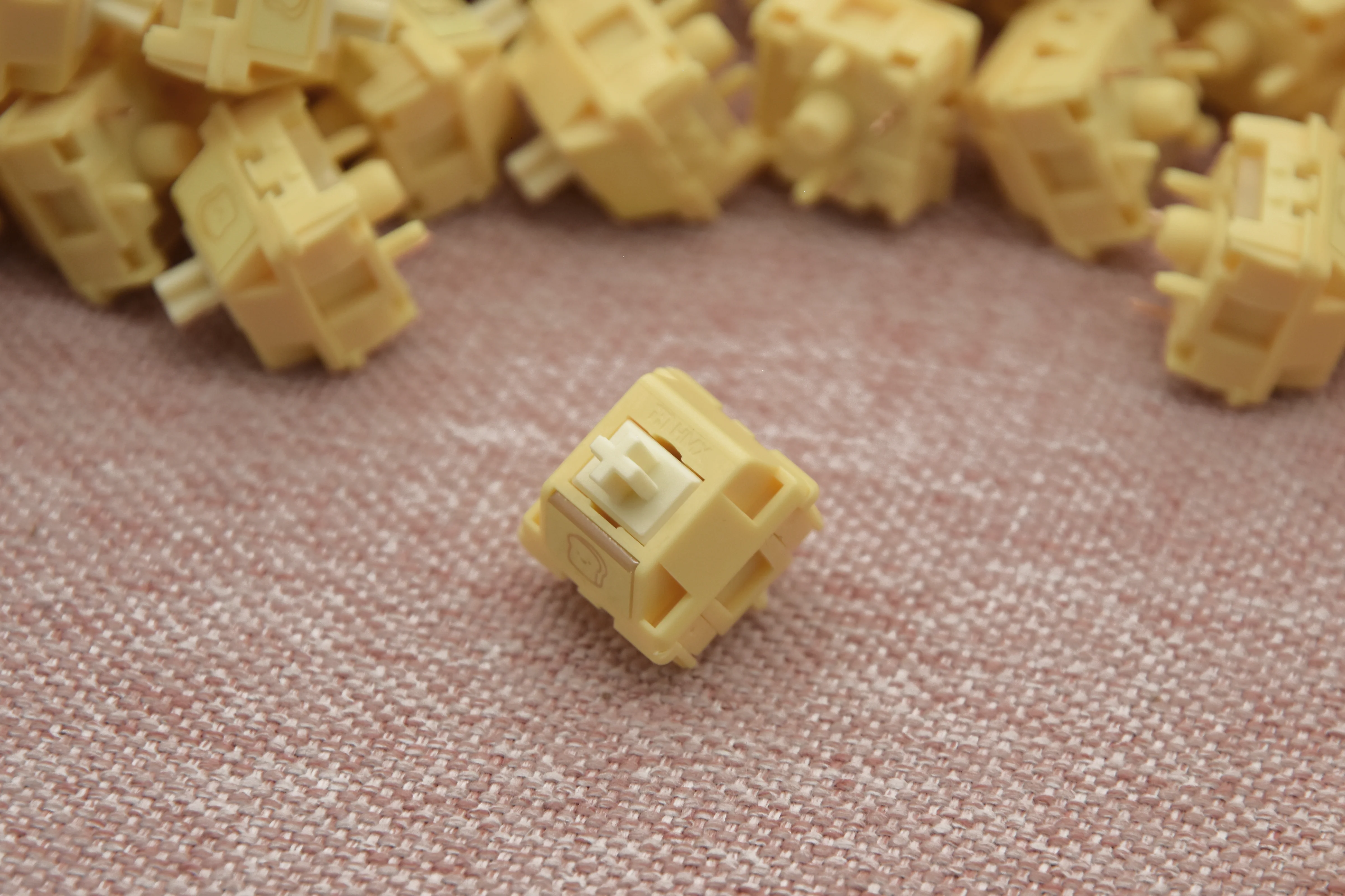 HMX TOAST LINEAR SWITCH FACTORY LUBED (10PCS) - Image 7