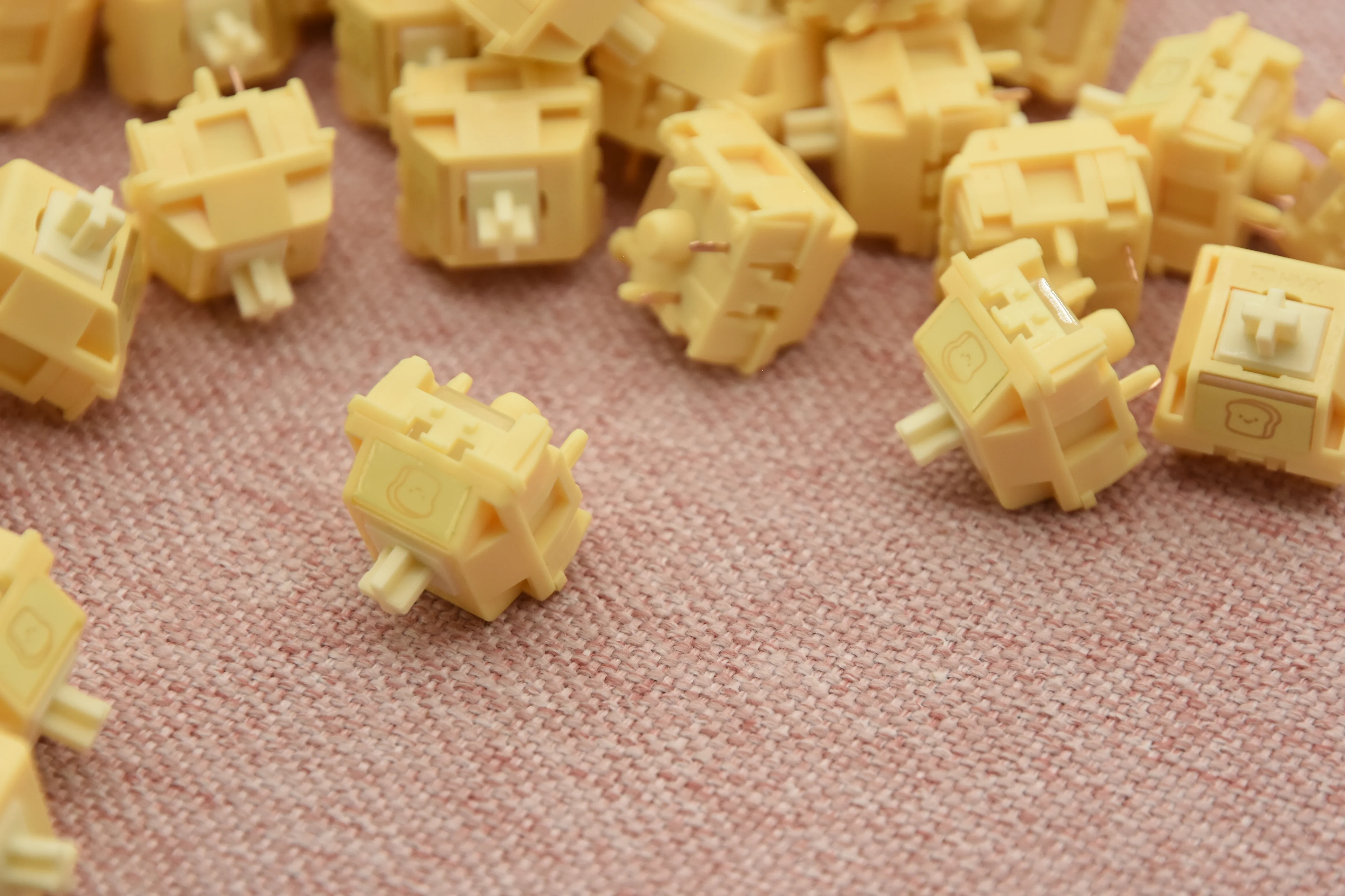 HMX TOAST LINEAR SWITCH FACTORY LUBED (10PCS) - Image 8