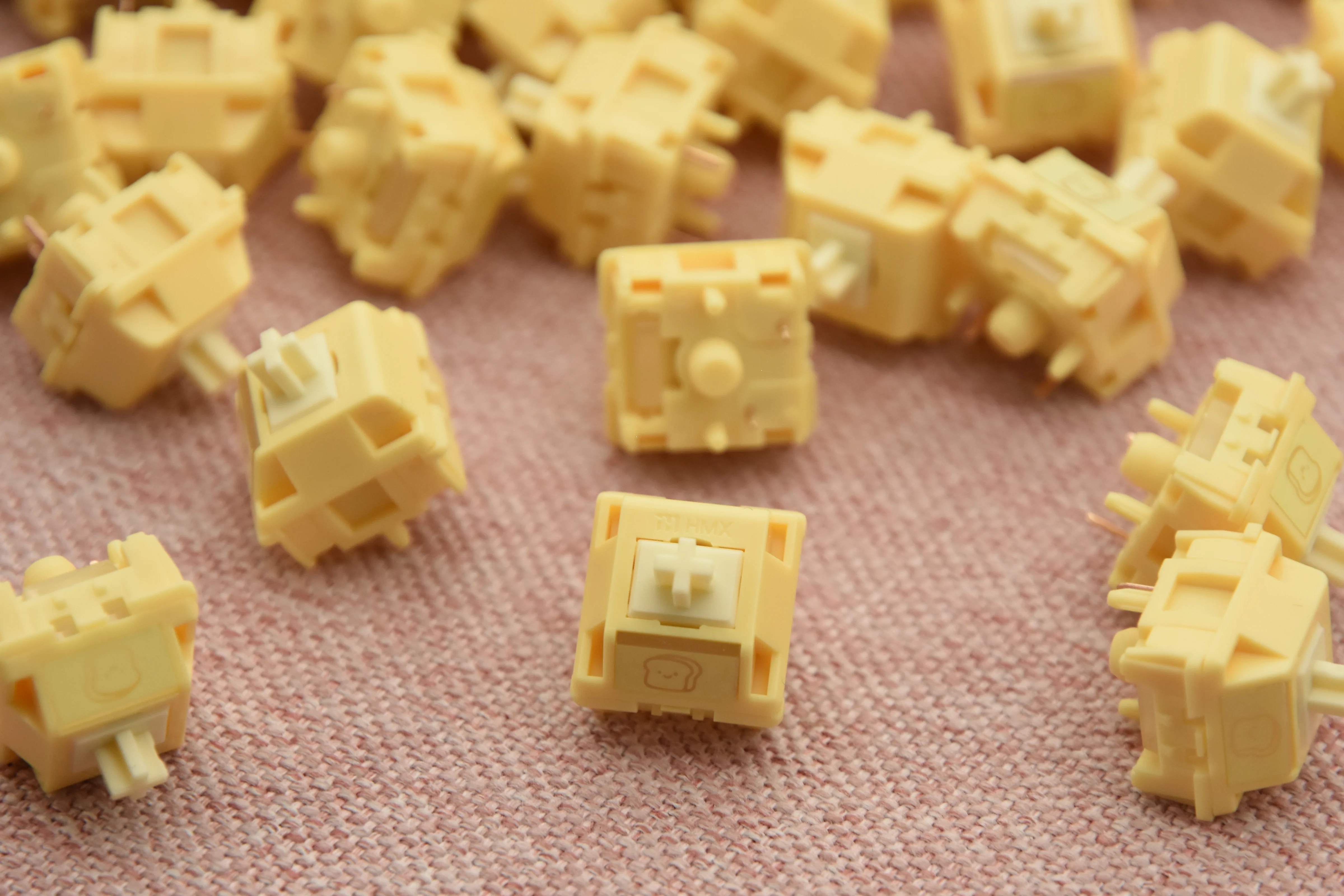 HMX TOAST LINEAR SWITCH FACTORY LUBED (10PCS) - Image 9