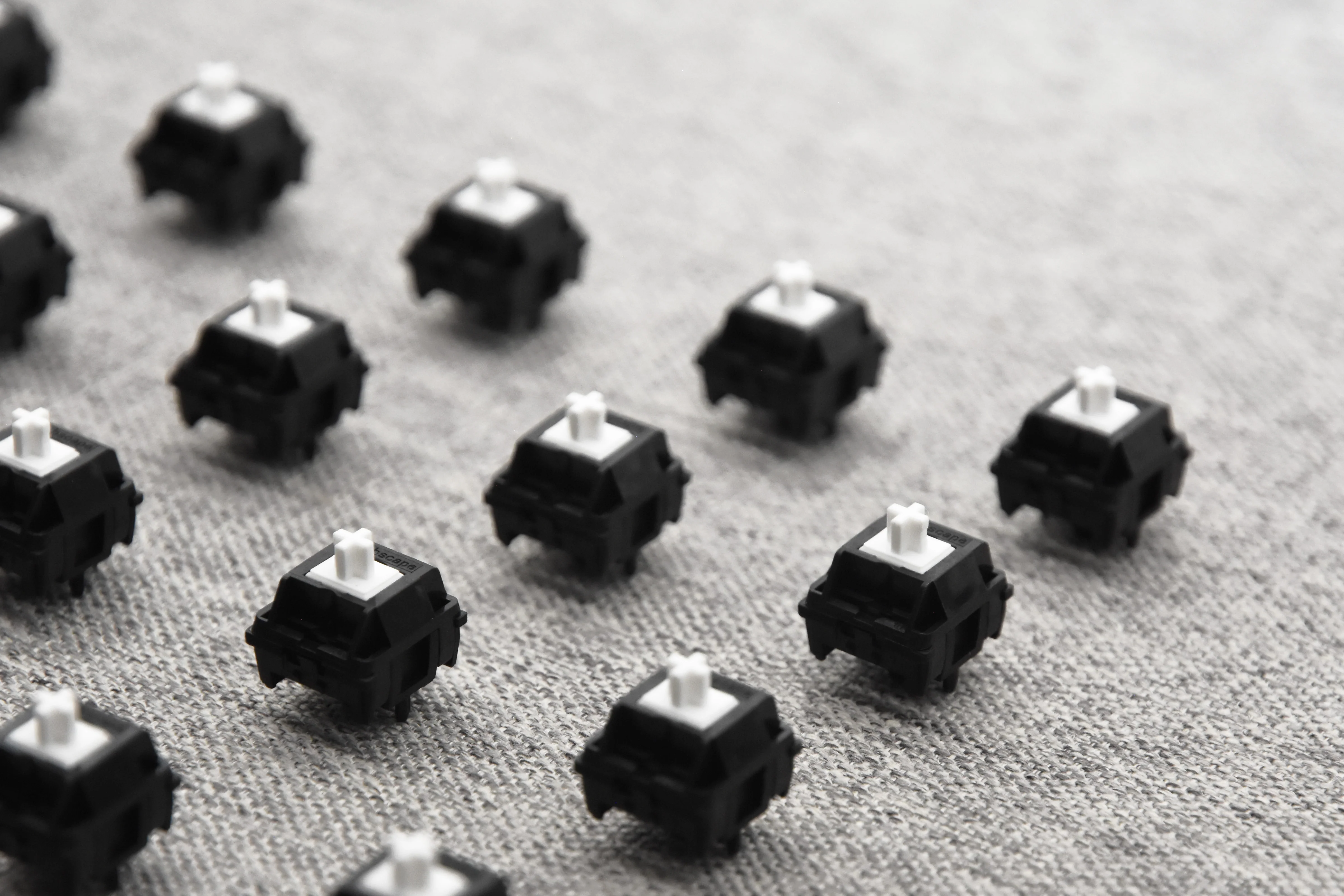 KEEBSCAPE.CO X HMX SNOW CRASH RAIL BOTTOM OUT LINEAR SWITCH FACTORY LUBED EDITION (10PCS) - Image 15