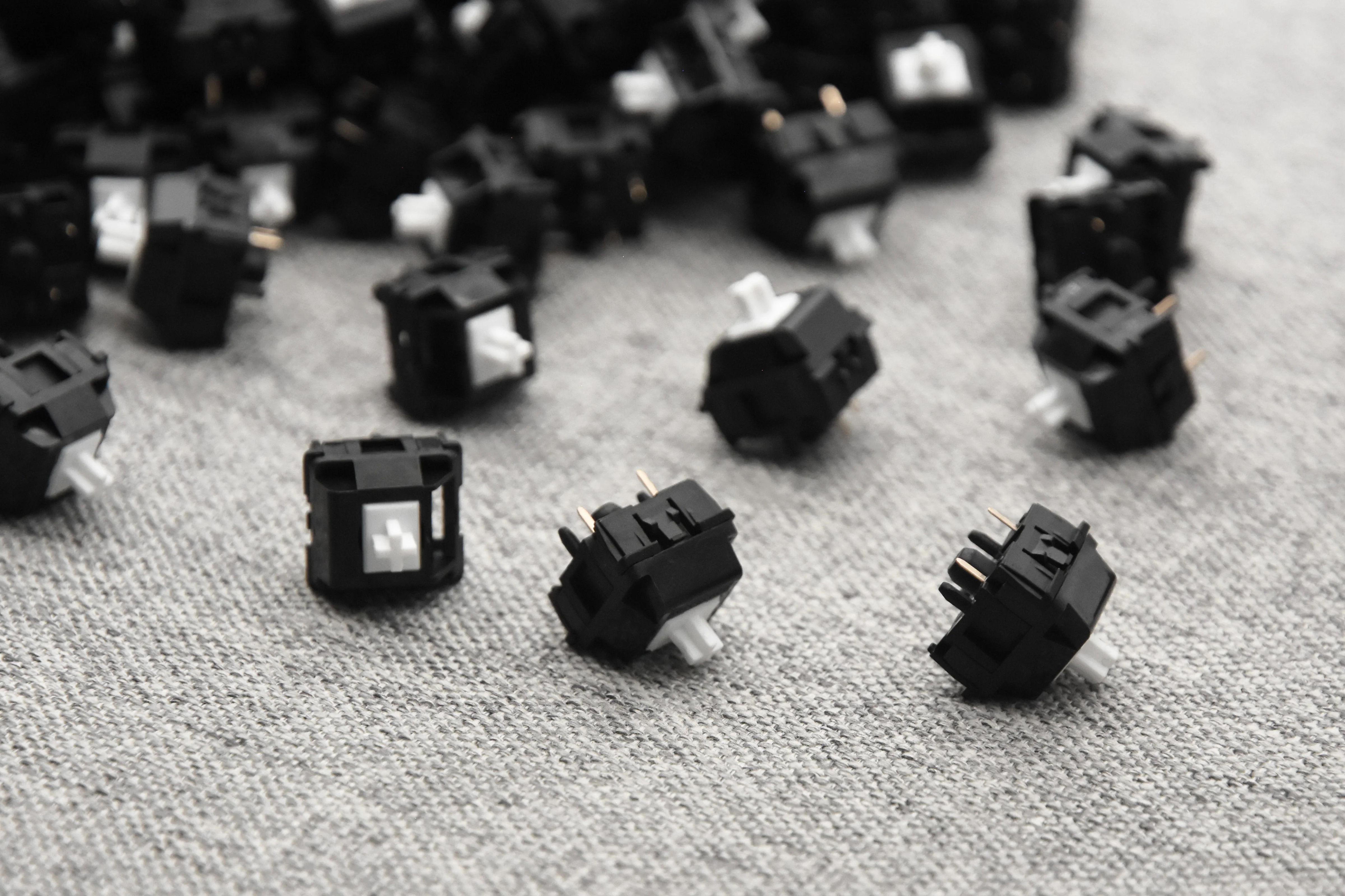KEEBSCAPE.CO X HMX SNOW CRASH RAIL BOTTOM OUT LINEAR SWITCH FACTORY LUBED EDITION (10PCS) - Image 5