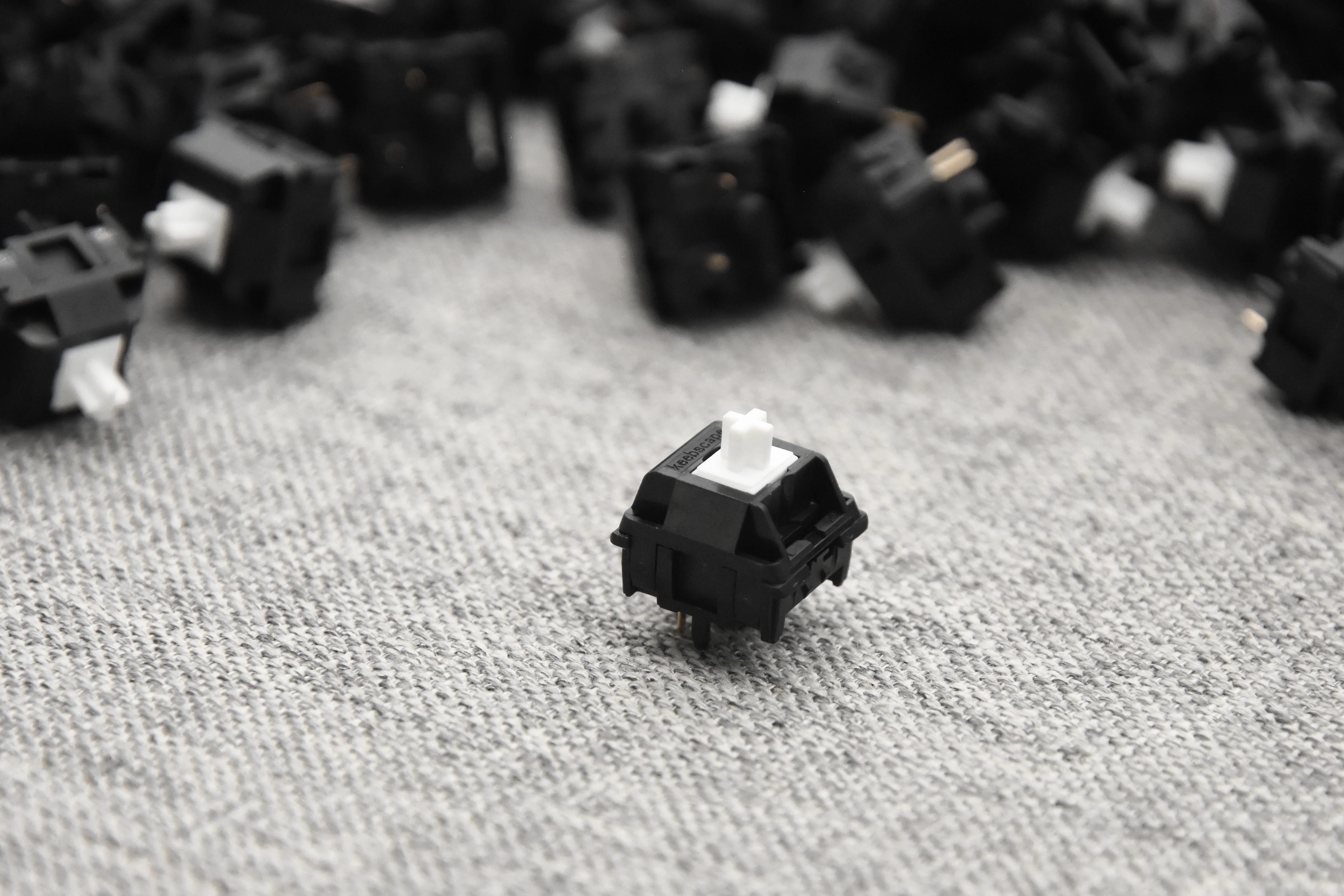 KEEBSCAPE.CO X HMX SNOW CRASH RAIL BOTTOM OUT LINEAR SWITCH FACTORY LUBED EDITION (10PCS) - Image 7