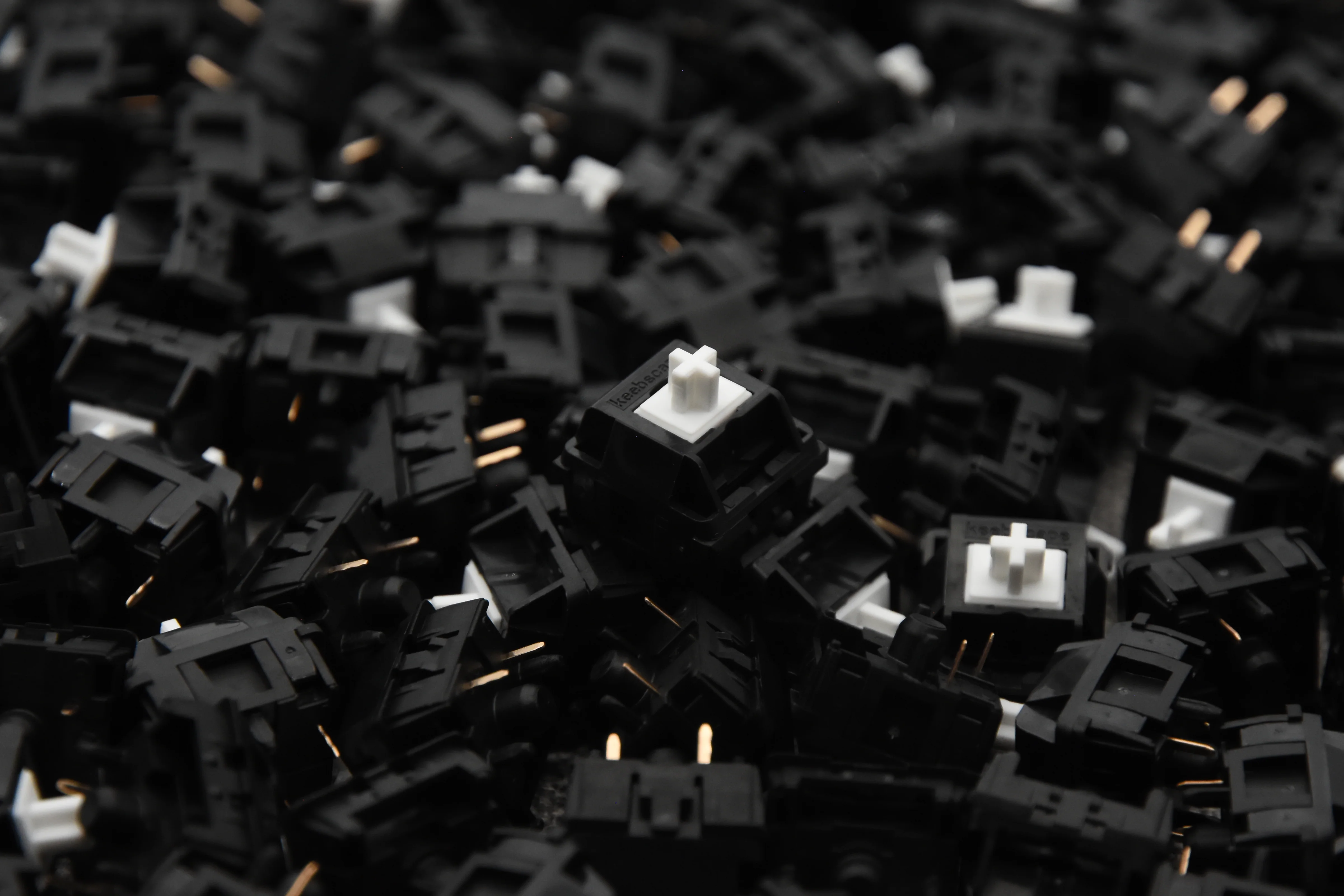 KEEBSCAPE.CO X HMX SNOW CRASH RAIL BOTTOM OUT LINEAR SWITCH FACTORY LUBED EDITION (10PCS) - Image 9
