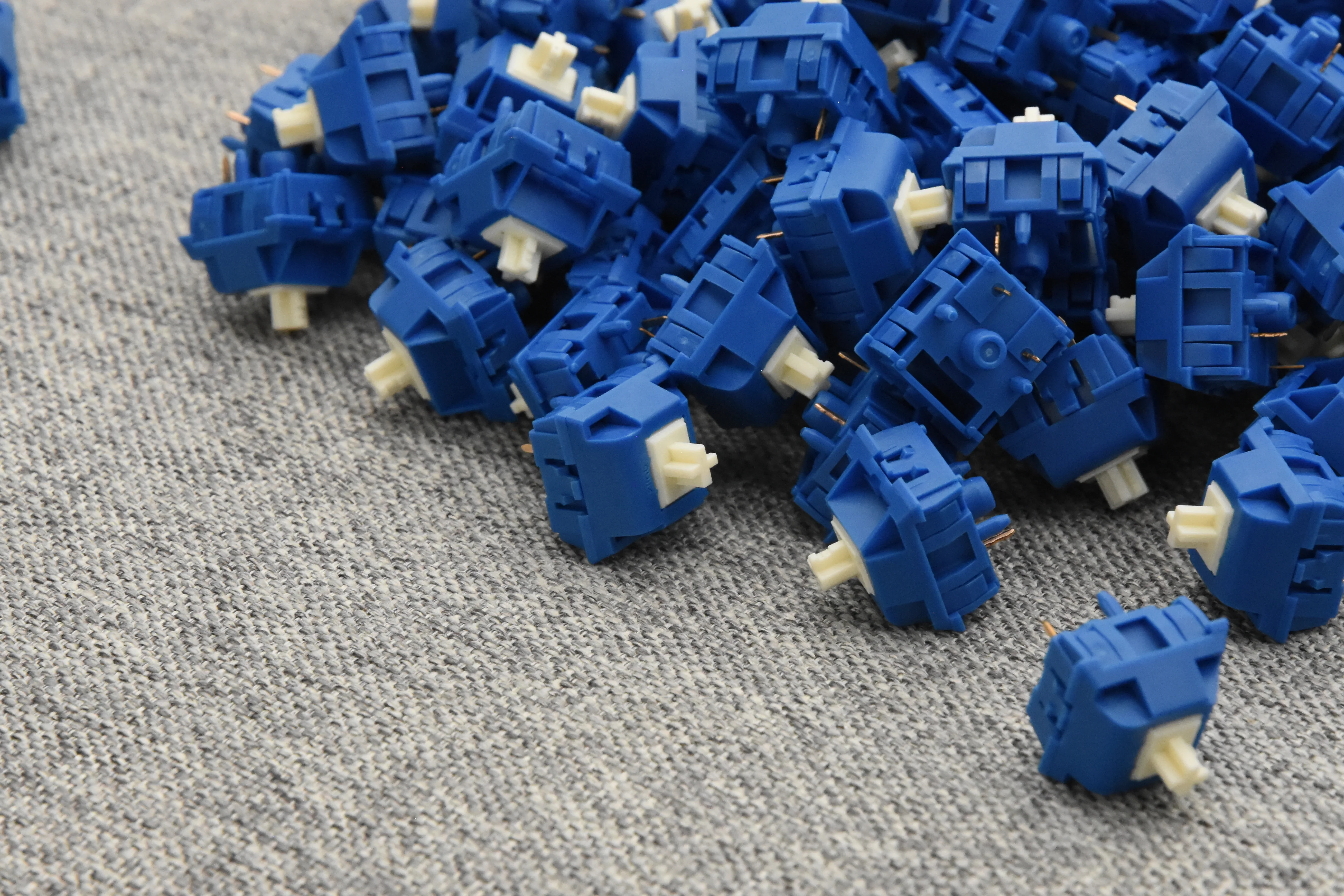 KEYGEEK BRINY LINEAR SWITCH FACTORY LUBED (10PCS) - Image 5
