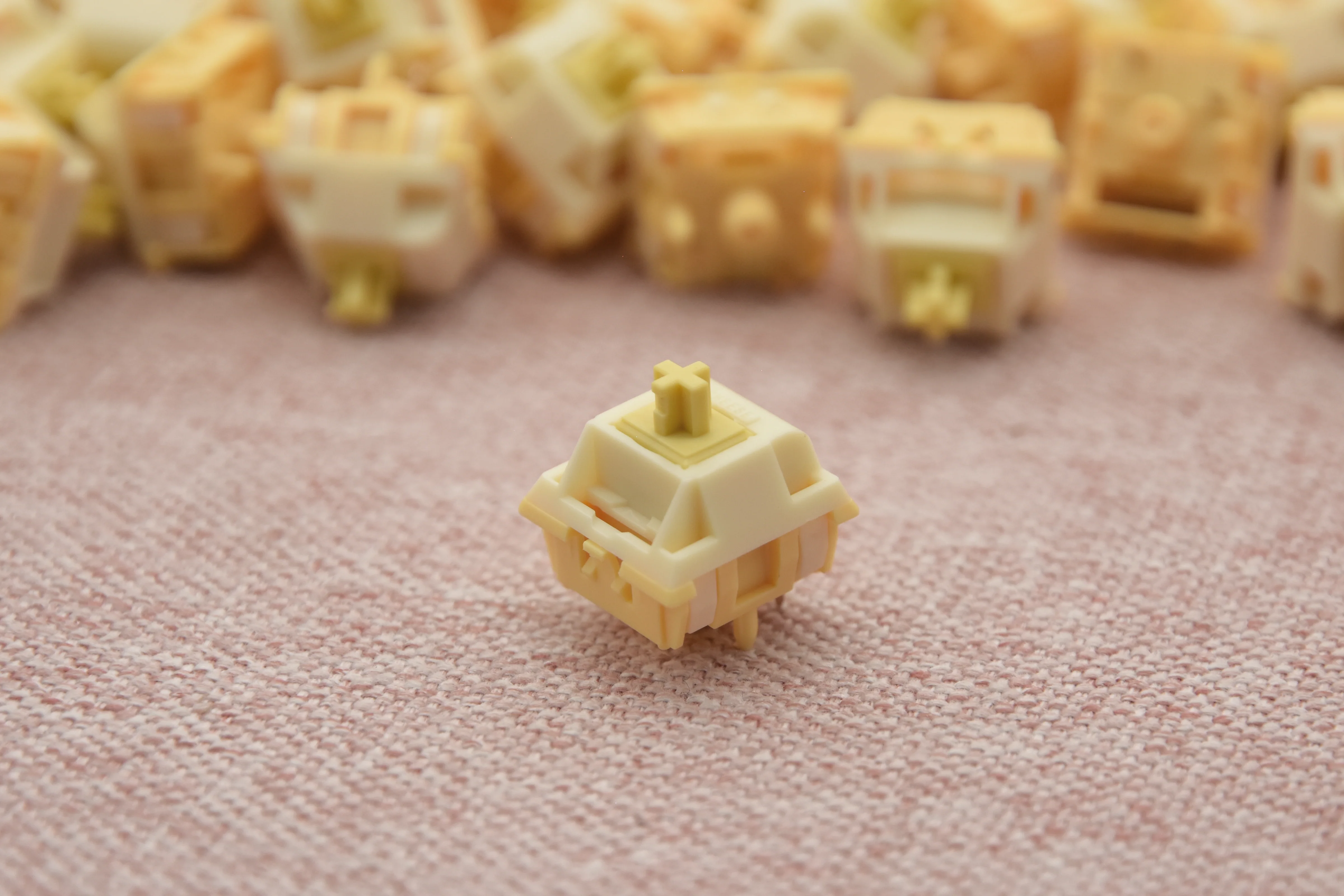 KEYGEEK CHEESE V2 LINEAR SWITCH FACTORY LUBED EDITION (10PCS) - Image 6