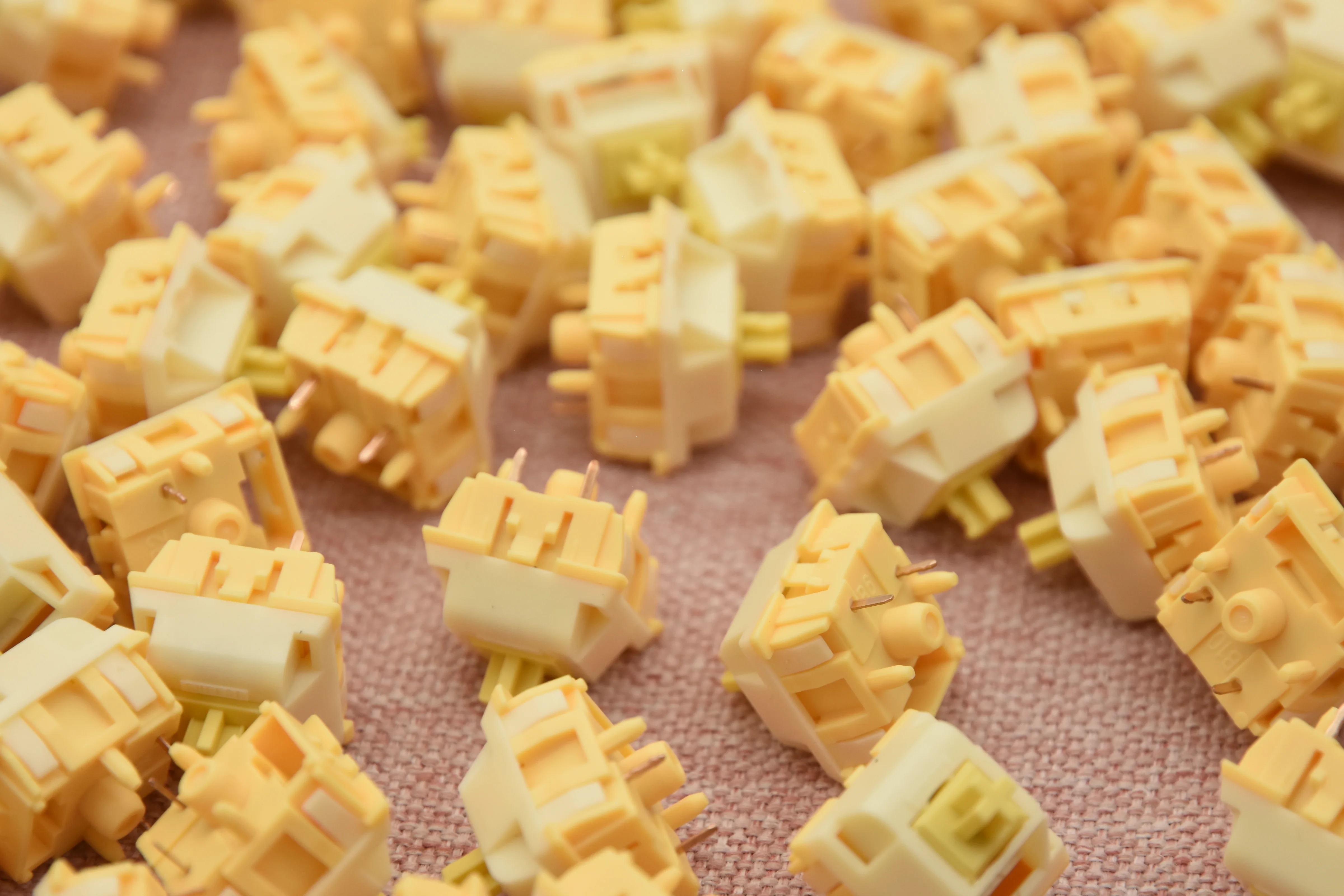 KEYGEEK CHEESE V2 LINEAR SWITCH FACTORY LUBED EDITION (10PCS) - Image 8