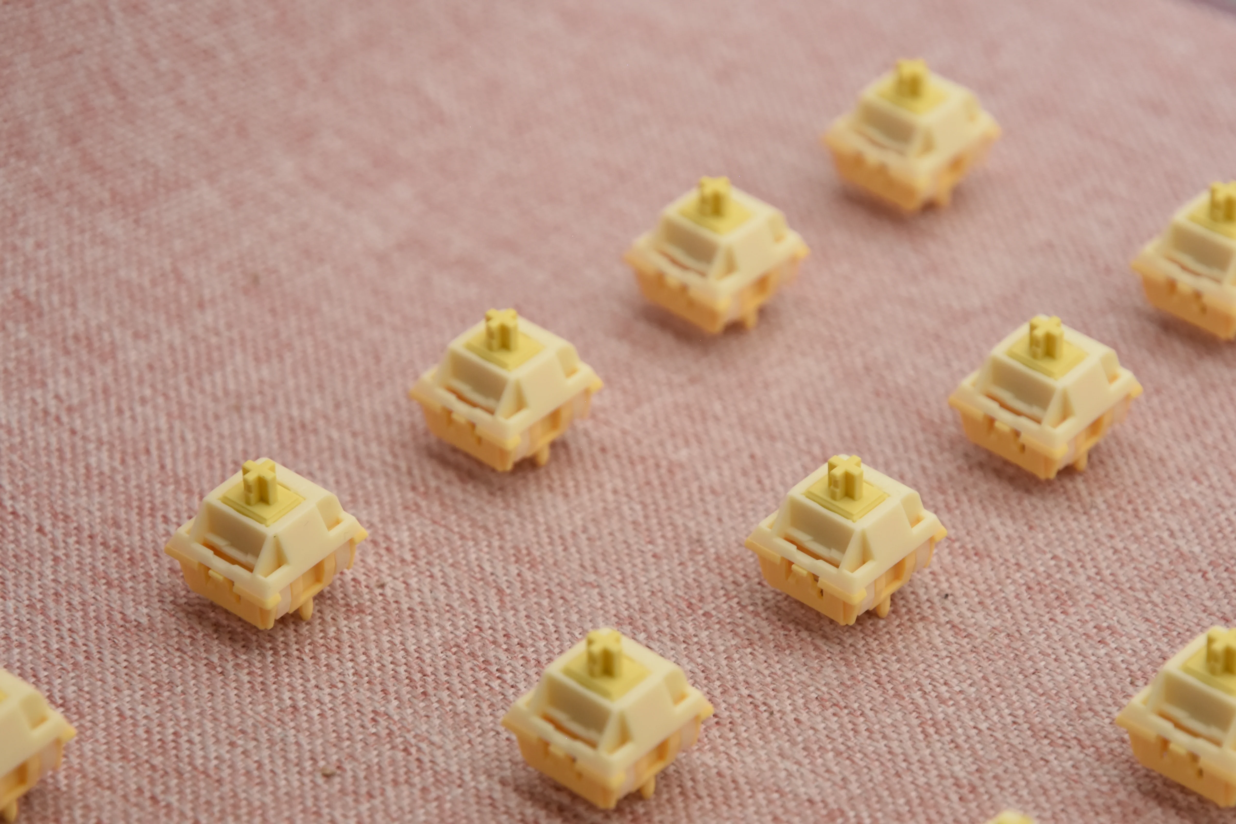 KEYGEEK CHEESE V2 LINEAR SWITCH FACTORY LUBED EDITION (10PCS) - Image 9