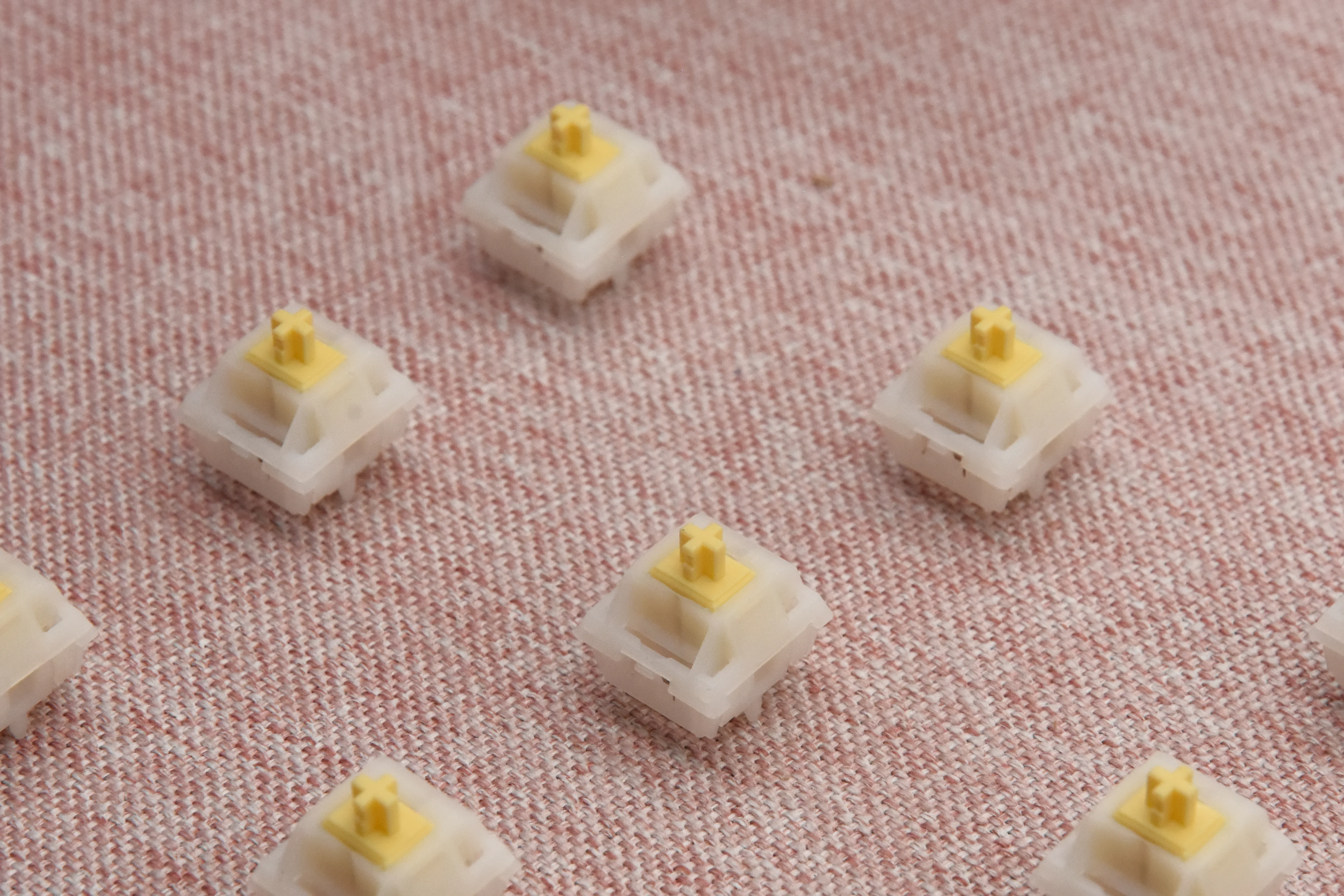 KEYGEEK LITTLE GHOST LINEAR SWITCH FACTORY LUBED (10PCS) - Image 10