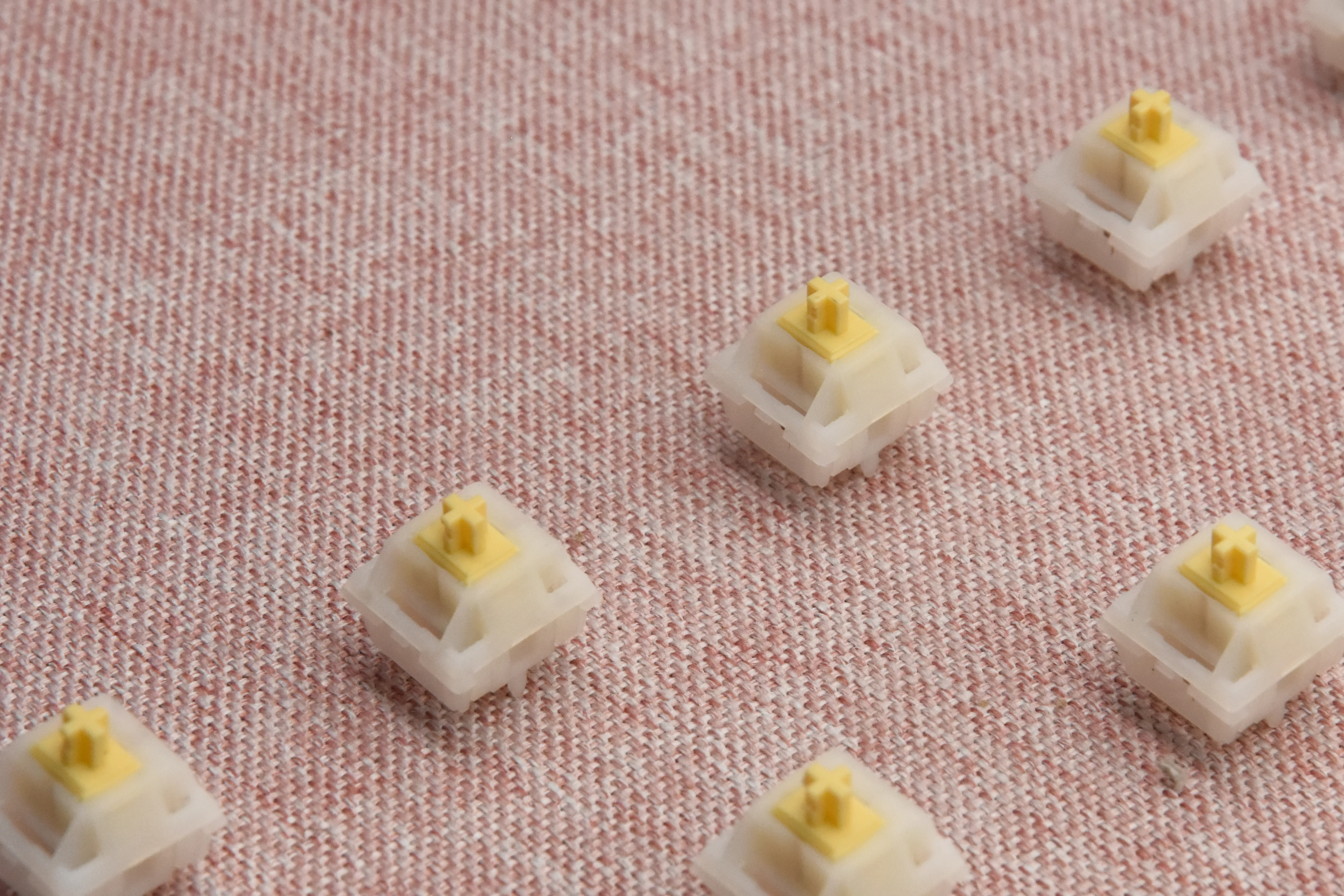 KEYGEEK LITTLE GHOST LINEAR SWITCH FACTORY LUBED (10PCS) - Image 11