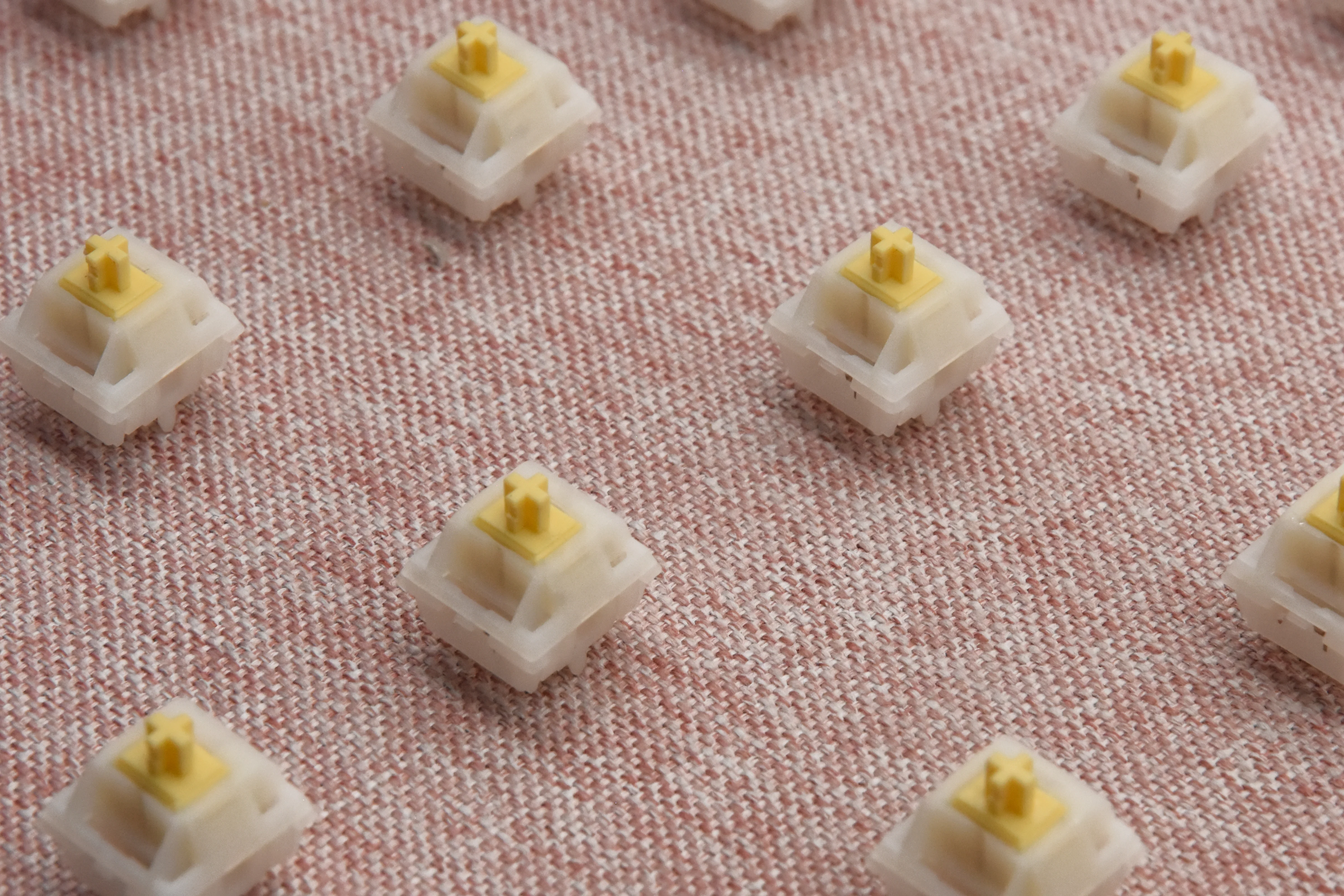 KEYGEEK LITTLE GHOST LINEAR SWITCH FACTORY LUBED (10PCS) - Image 12