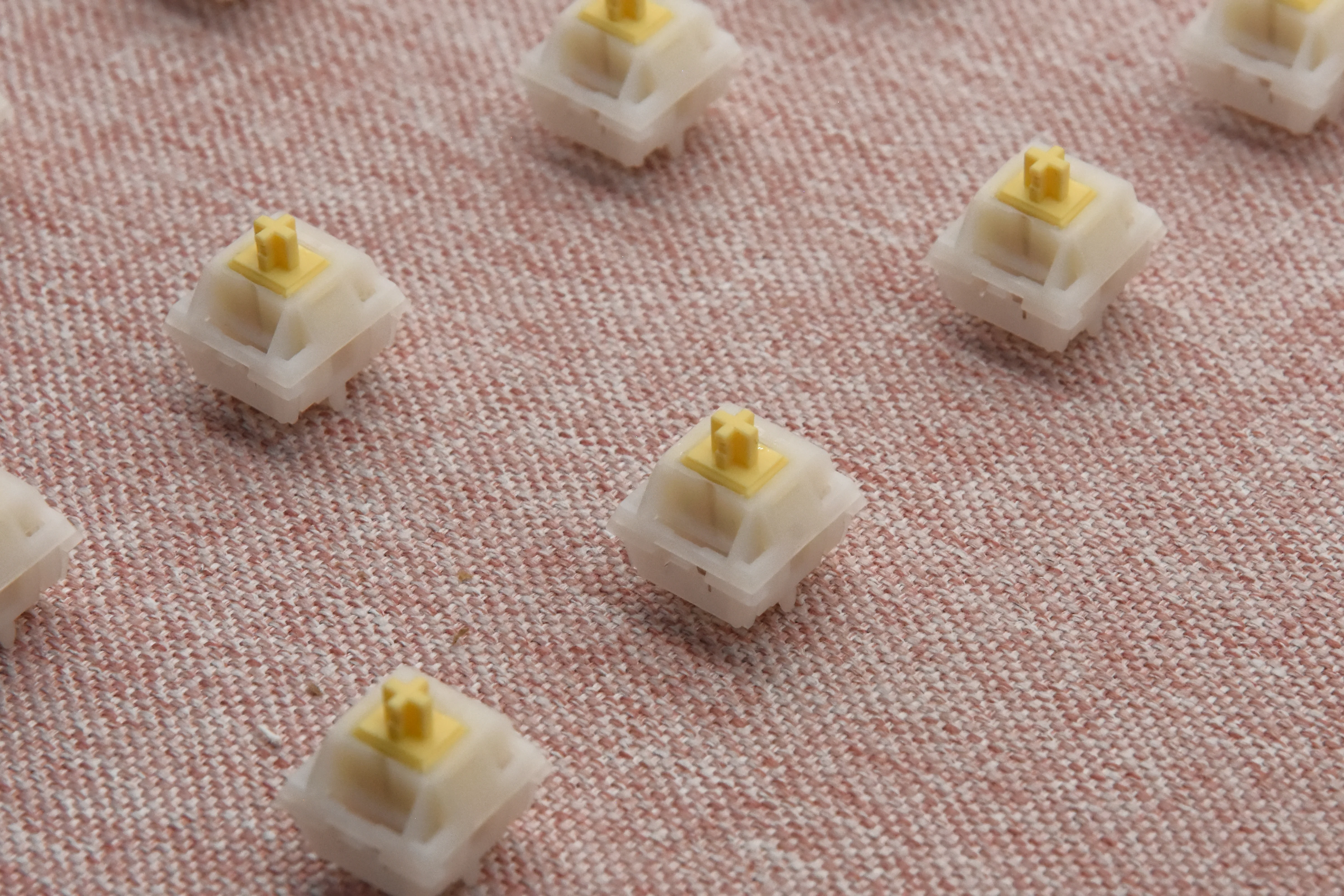 KEYGEEK LITTLE GHOST LINEAR SWITCH FACTORY LUBED (10PCS) - Image 15