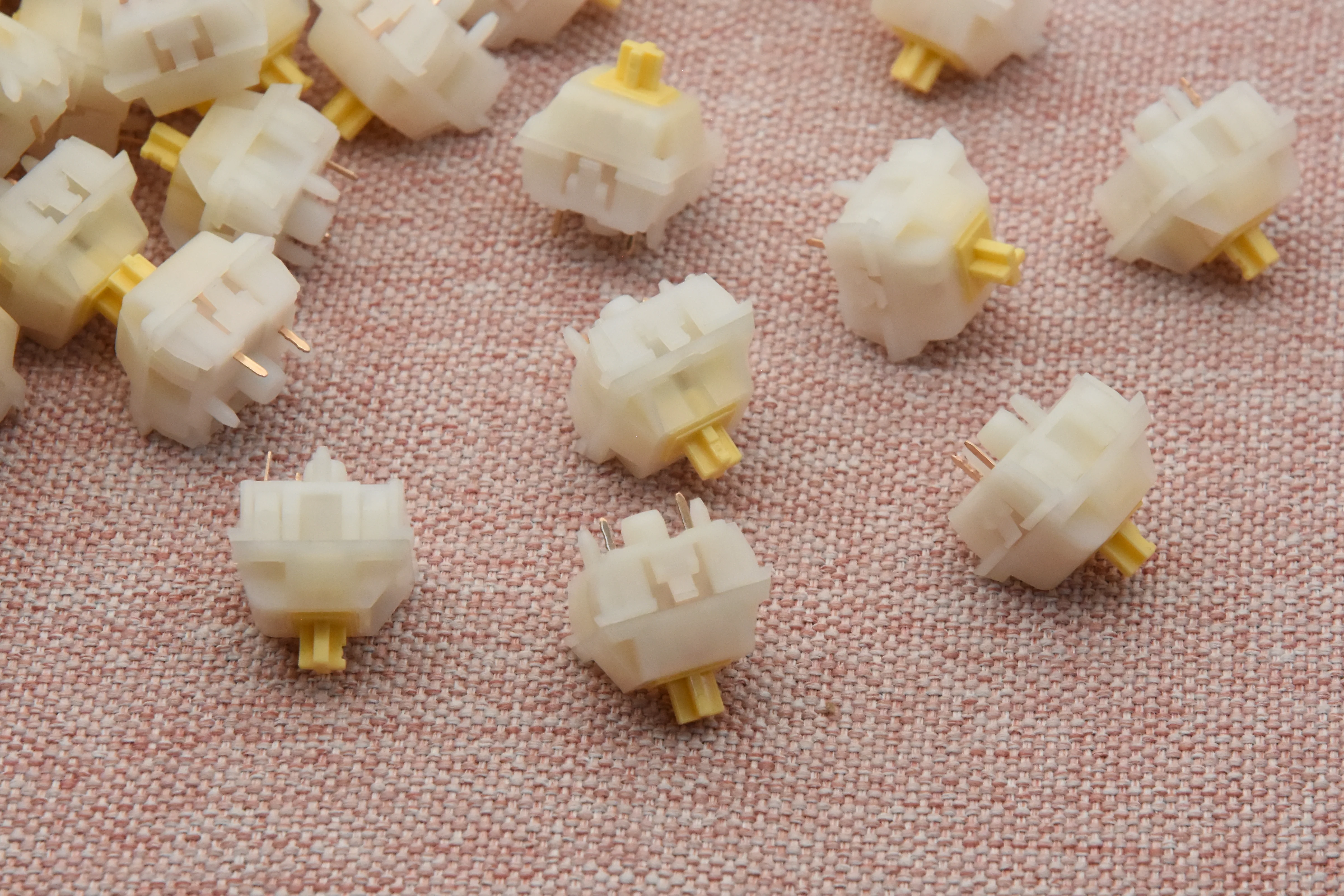 KEYGEEK LITTLE GHOST LINEAR SWITCH FACTORY LUBED (10PCS) - Image 3