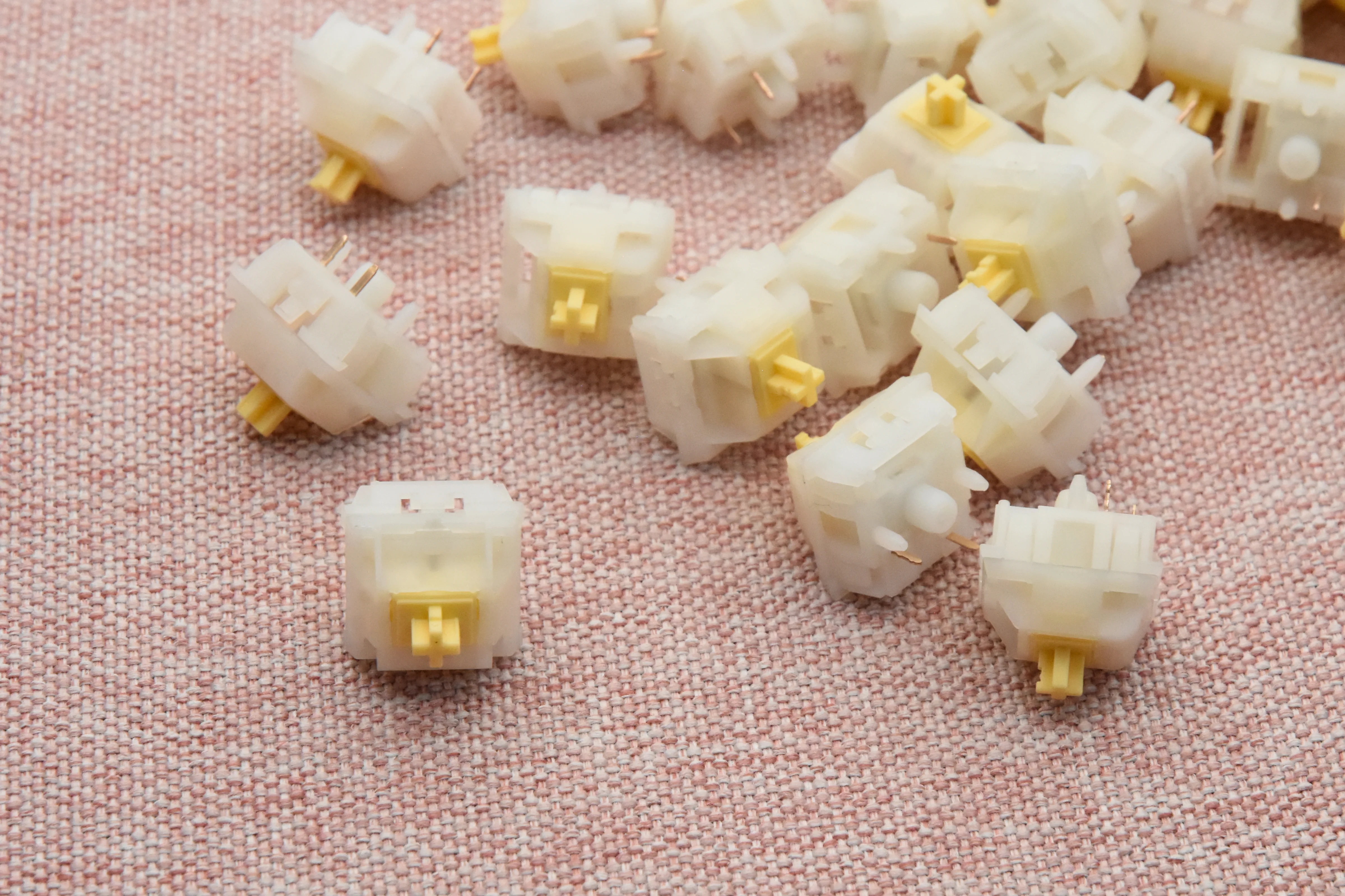 KEYGEEK LITTLE GHOST LINEAR SWITCH FACTORY LUBED (10PCS) - Image 4