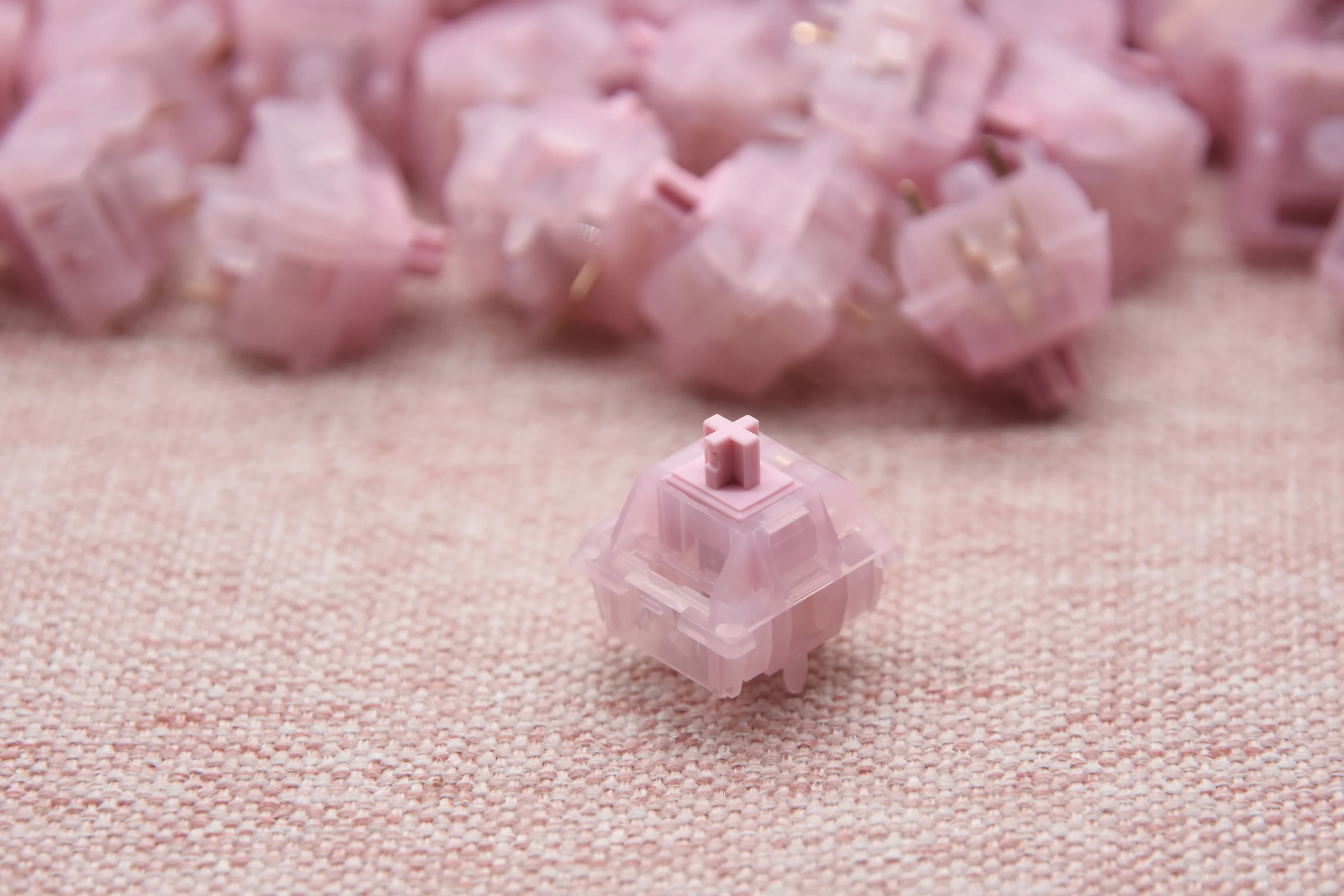 KEYGEEK LITTLE LUCKY LINEAR SWITCH FACTORY LUBED EDITION (10PCS) - Image 7