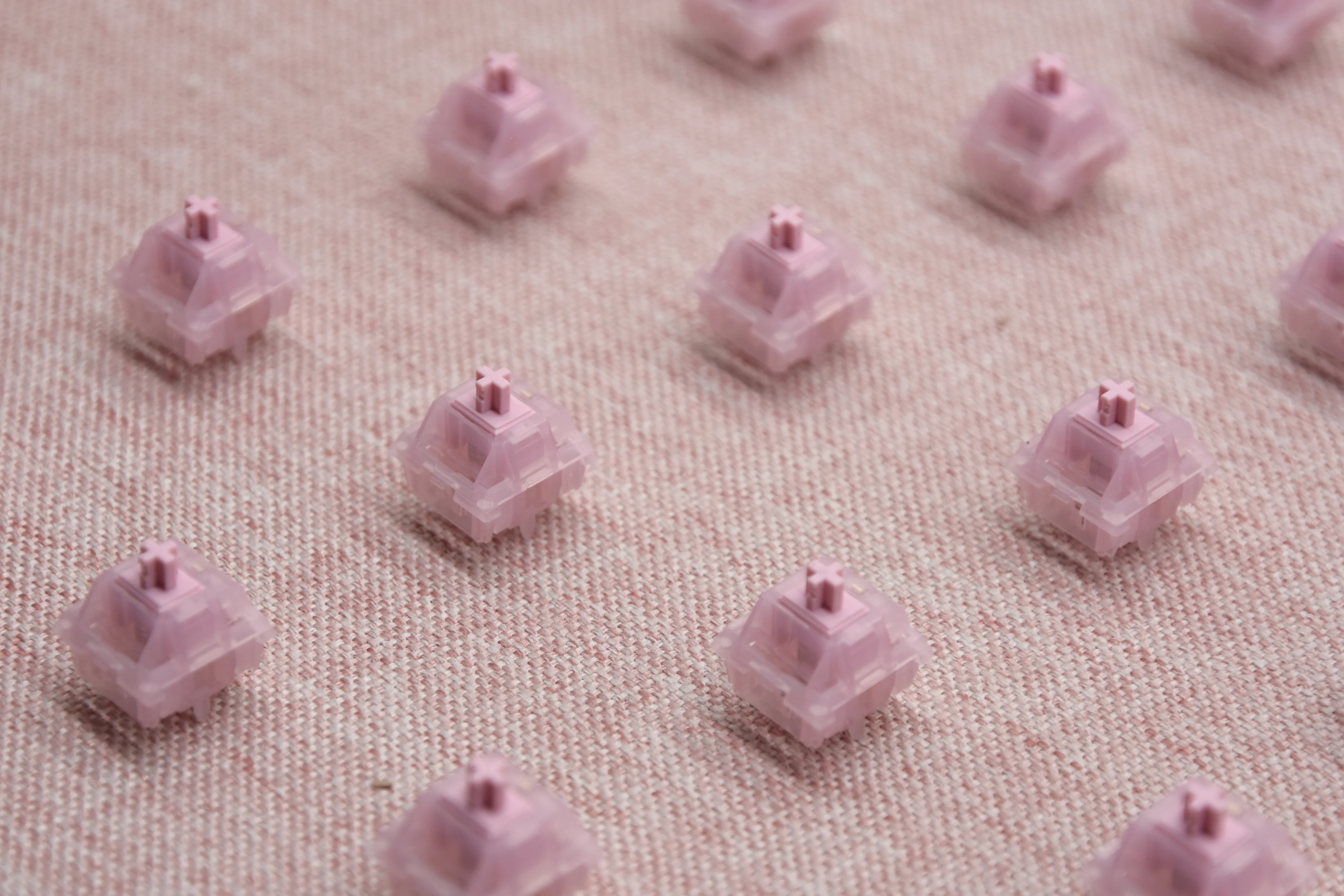KEYGEEK LITTLE LUCKY LINEAR SWITCH FACTORY LUBED EDITION (10PCS) - Image 8