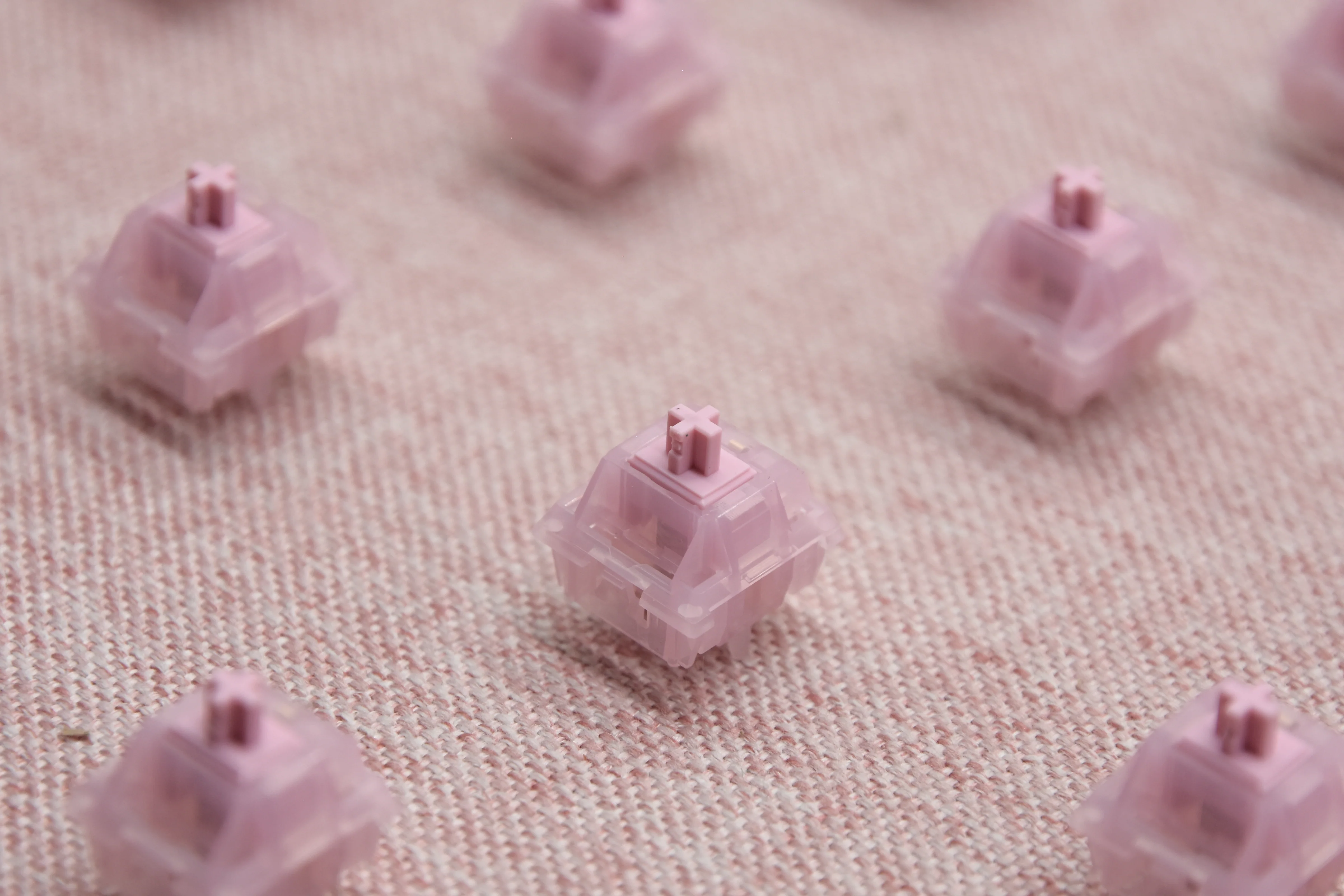 KEYGEEK LITTLE LUCKY LINEAR SWITCH FACTORY LUBED EDITION (10PCS) - Image 9