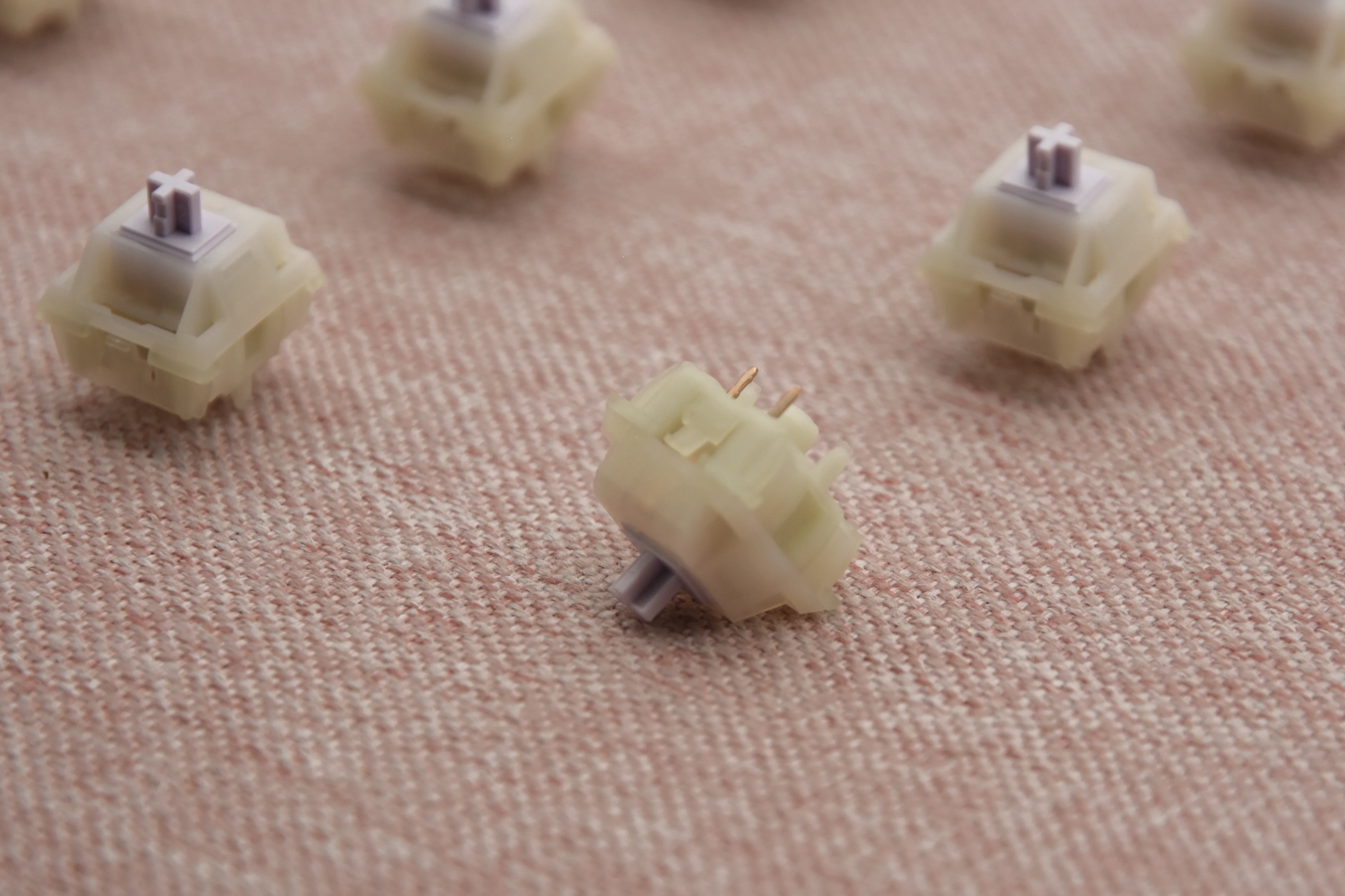 KEYGEEK LITTLE WITCH LINEAR SWITCH FACTORY LUBED EDITION (10PCS) - Image 13