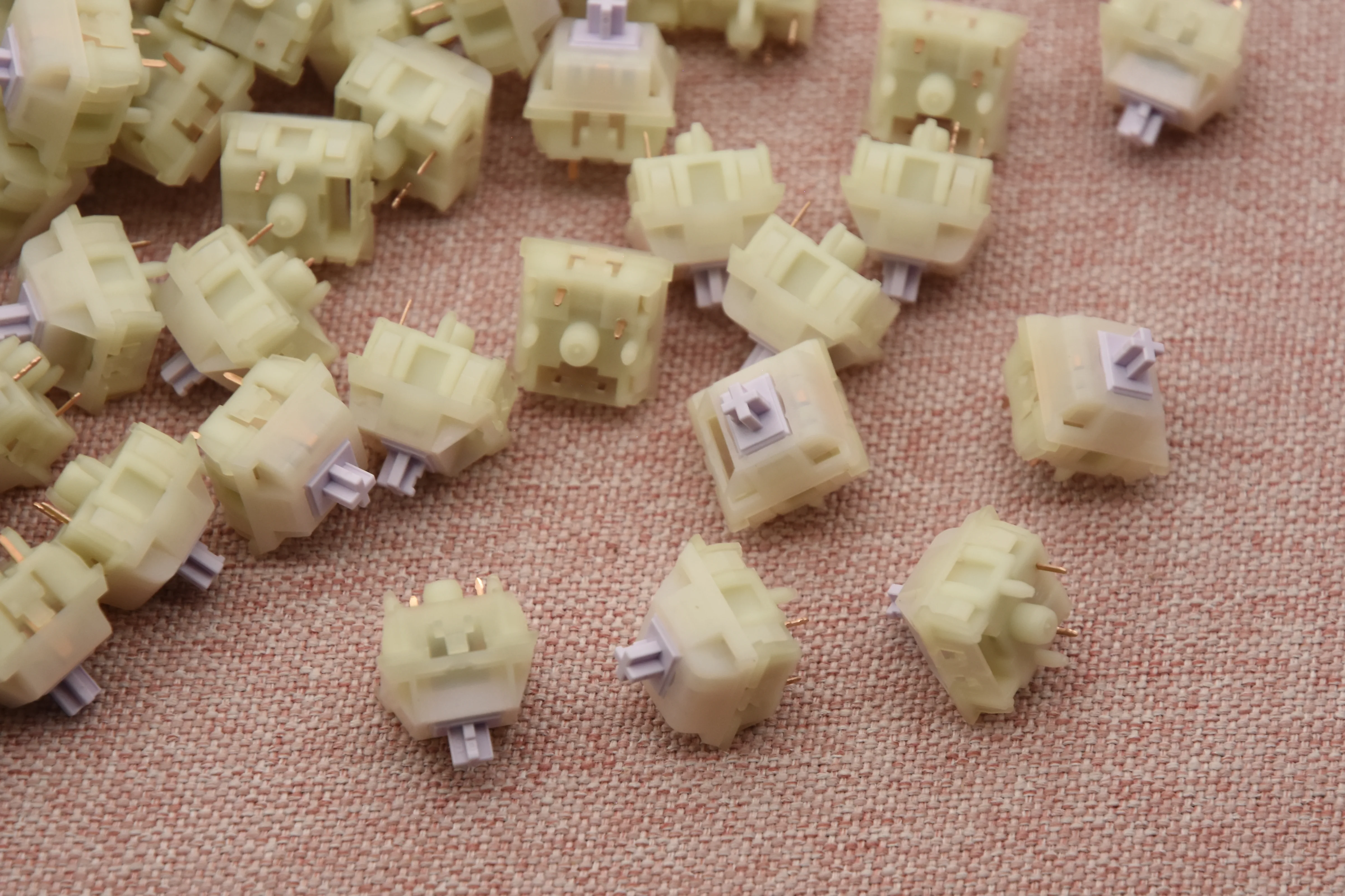 KEYGEEK LITTLE WITCH LINEAR SWITCH FACTORY LUBED EDITION (10PCS) - Image 5