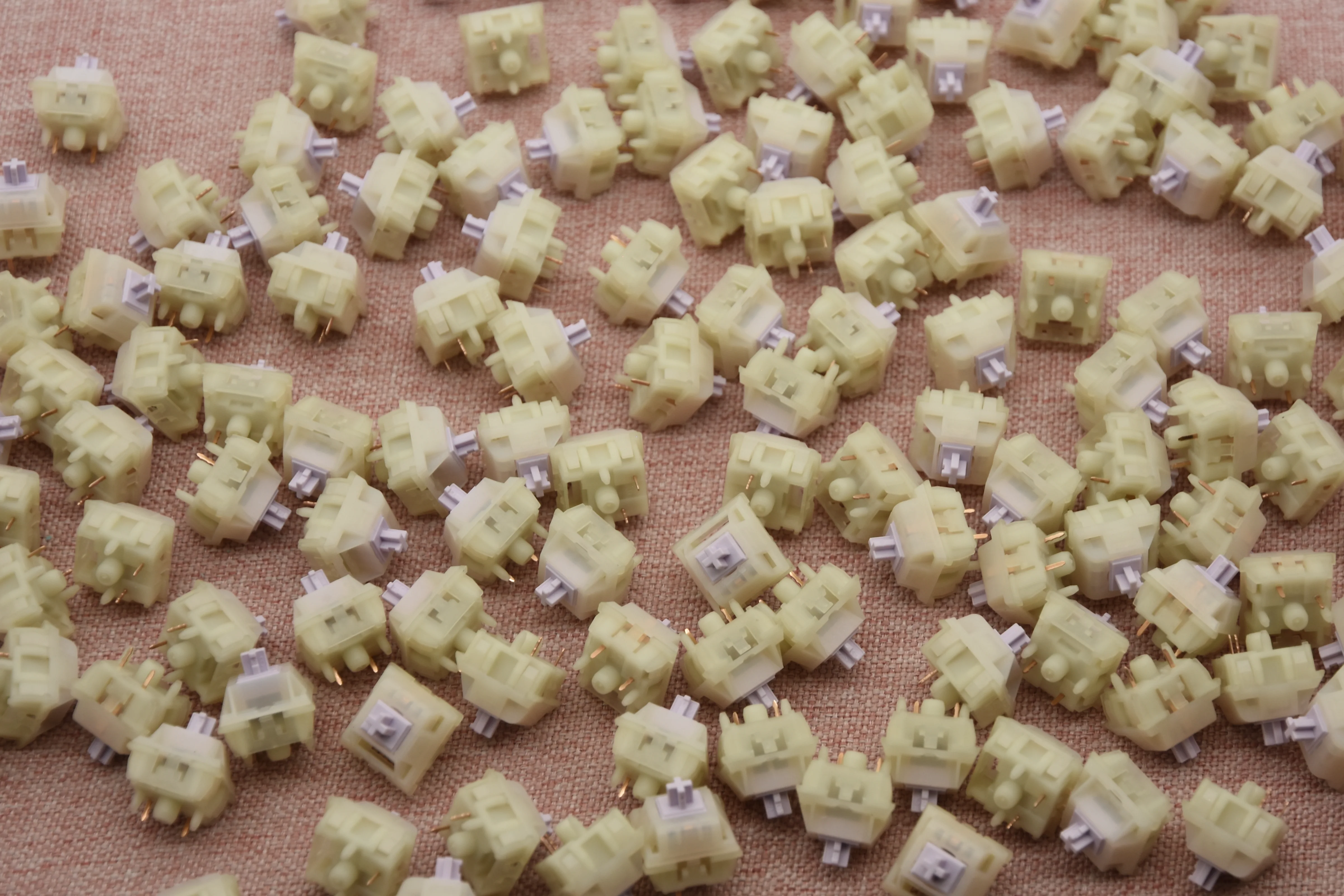KEYGEEK LITTLE WITCH LINEAR SWITCH FACTORY LUBED EDITION (10PCS) - Image 6