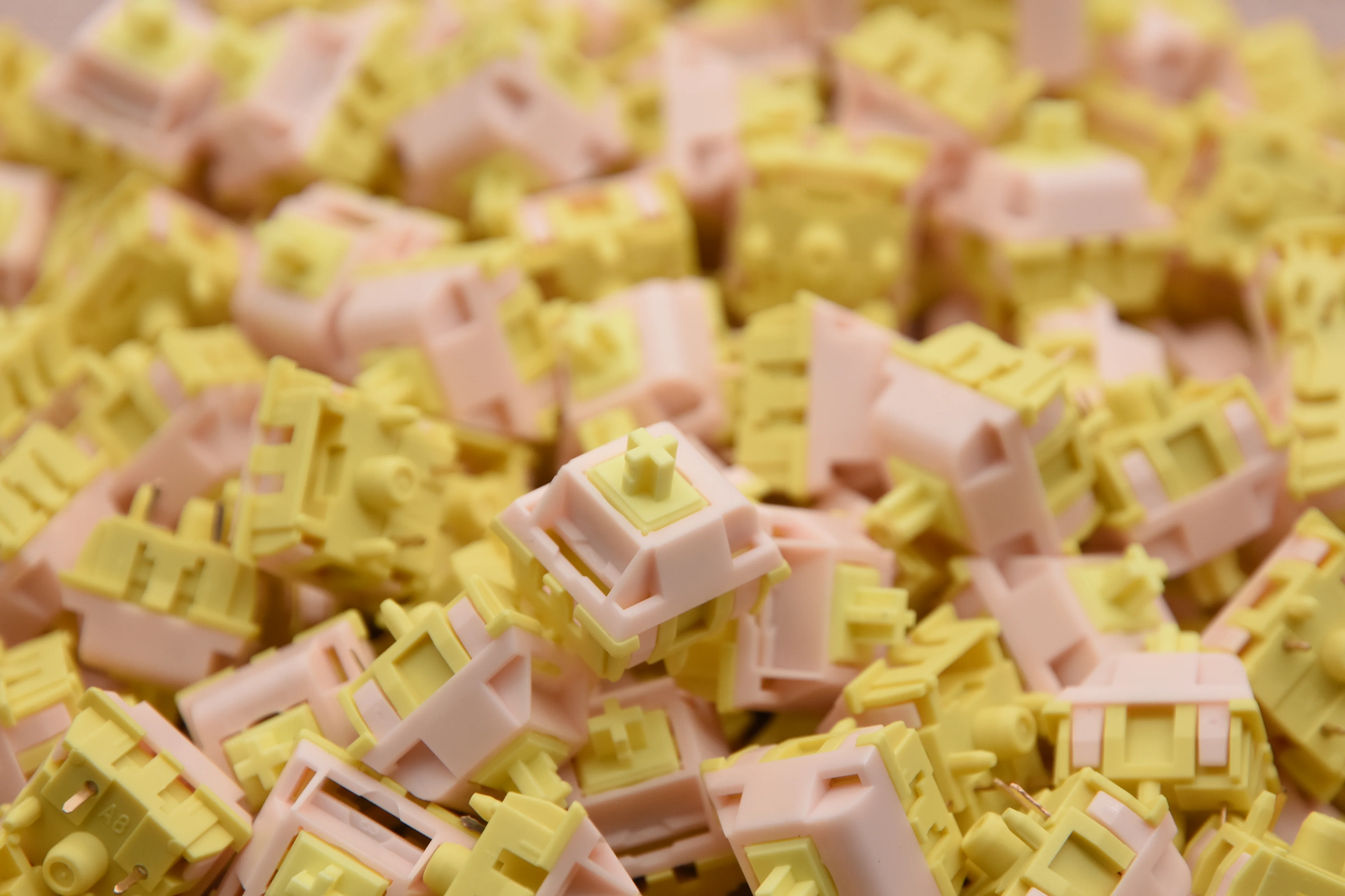 Keygeek Peach Cheesecake Linear Switch FACTORY LUBED (10PCS) - Image 3