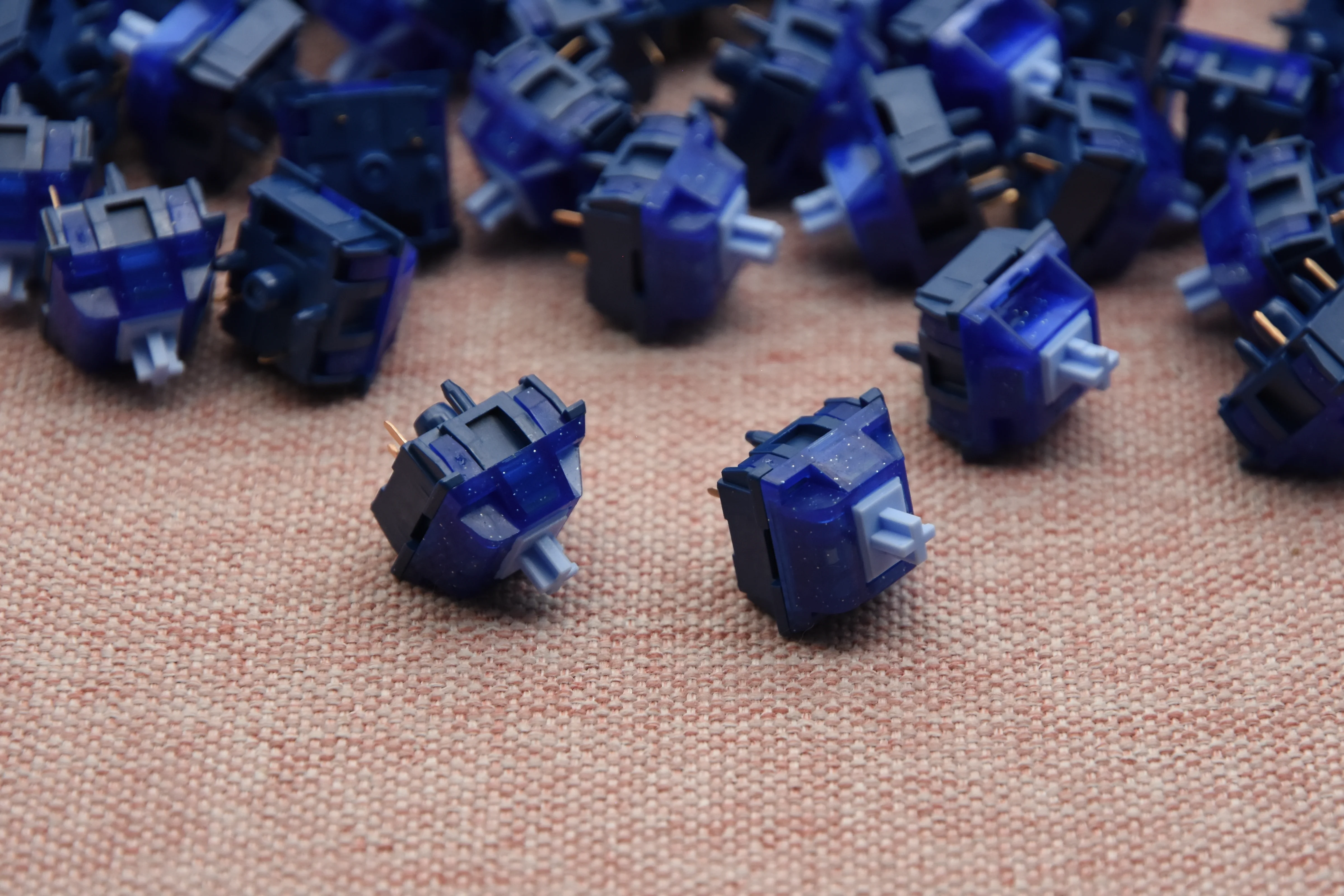 KEYGEEK ROXY LINEAR SWITCH FACTORY LUBED (10 PCS) - Image 6