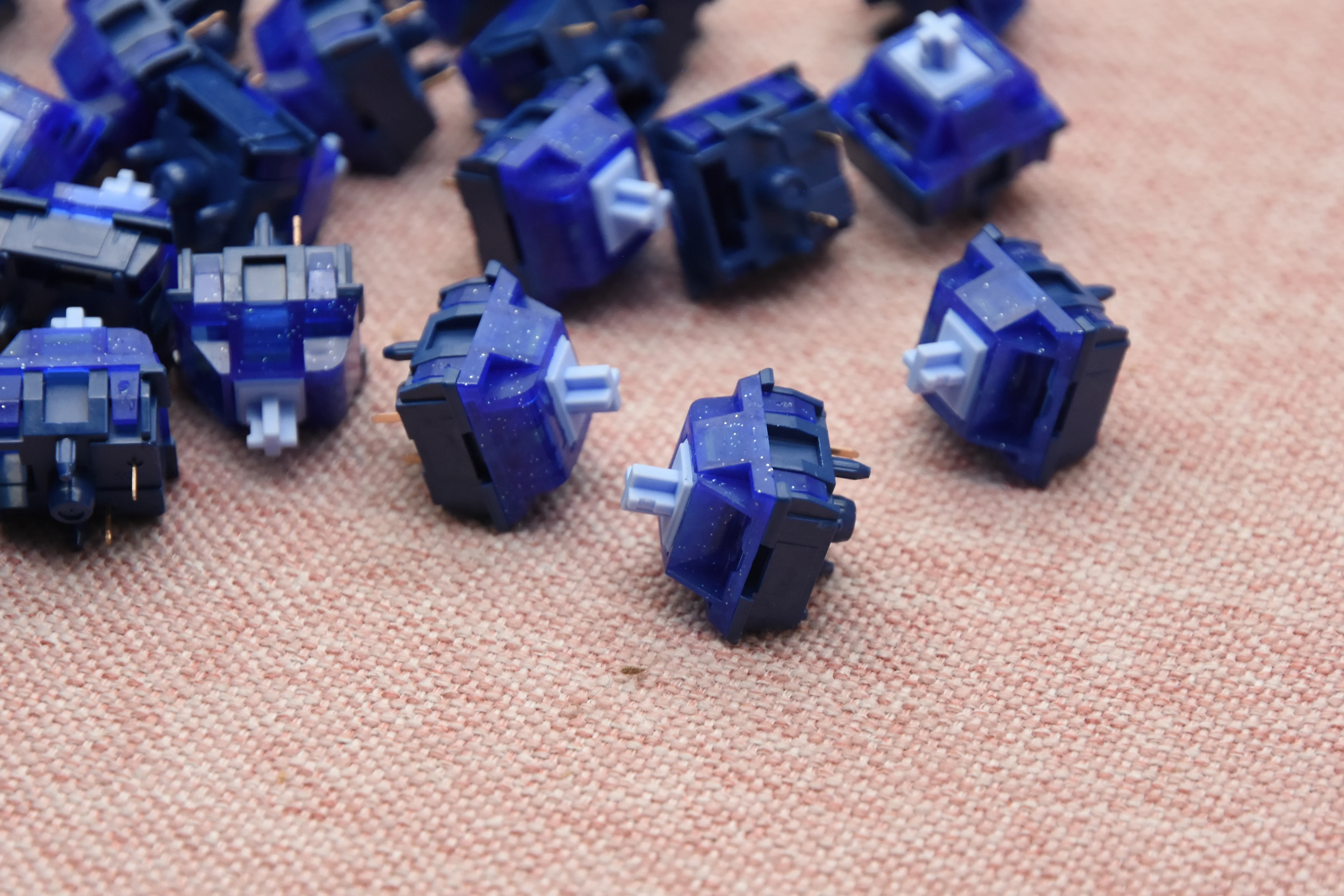 KEYGEEK ROXY LINEAR SWITCH FACTORY LUBED (10 PCS) - Image 7