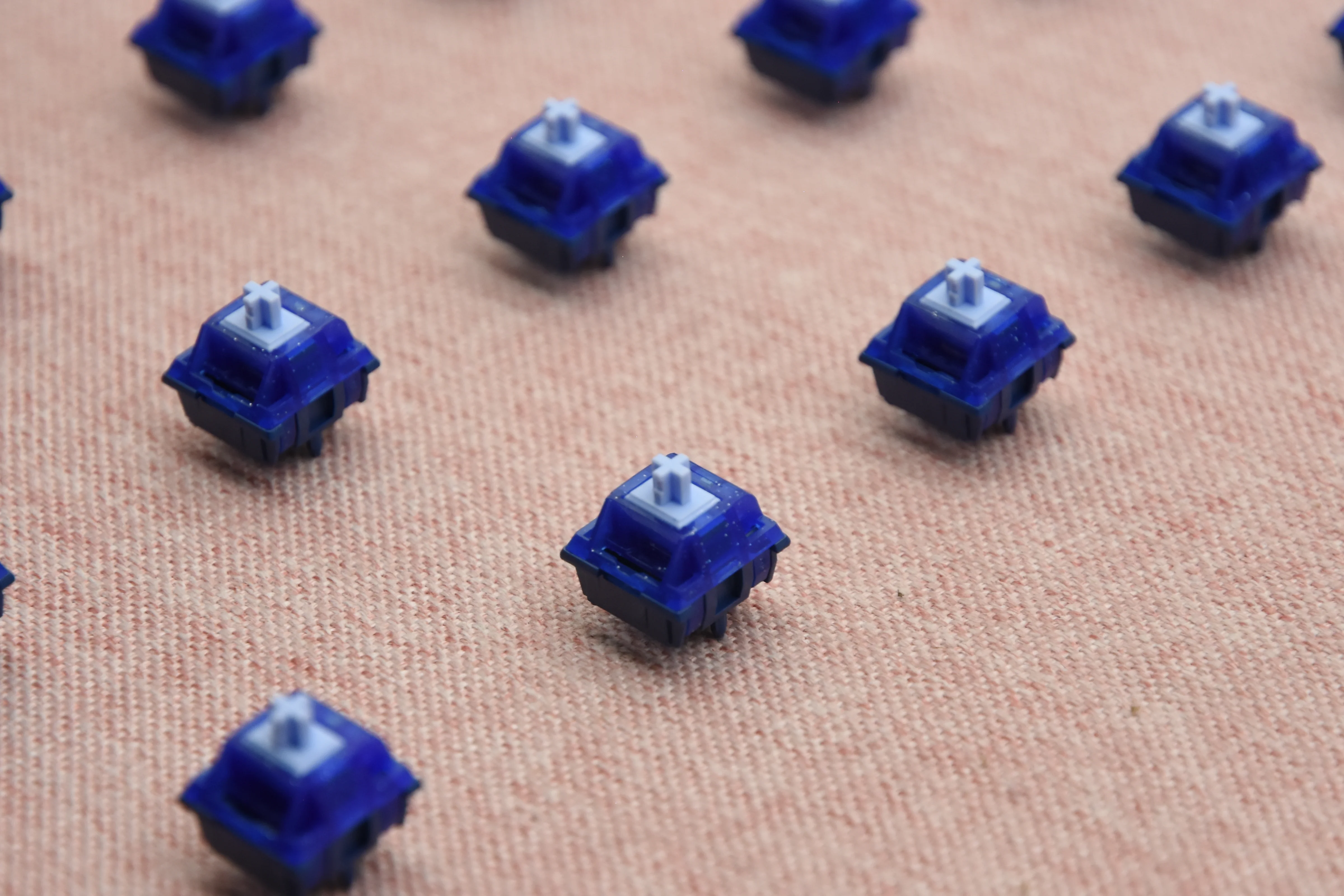 KEYGEEK ROXY LINEAR SWITCH FACTORY LUBED (10 PCS) - Image 9