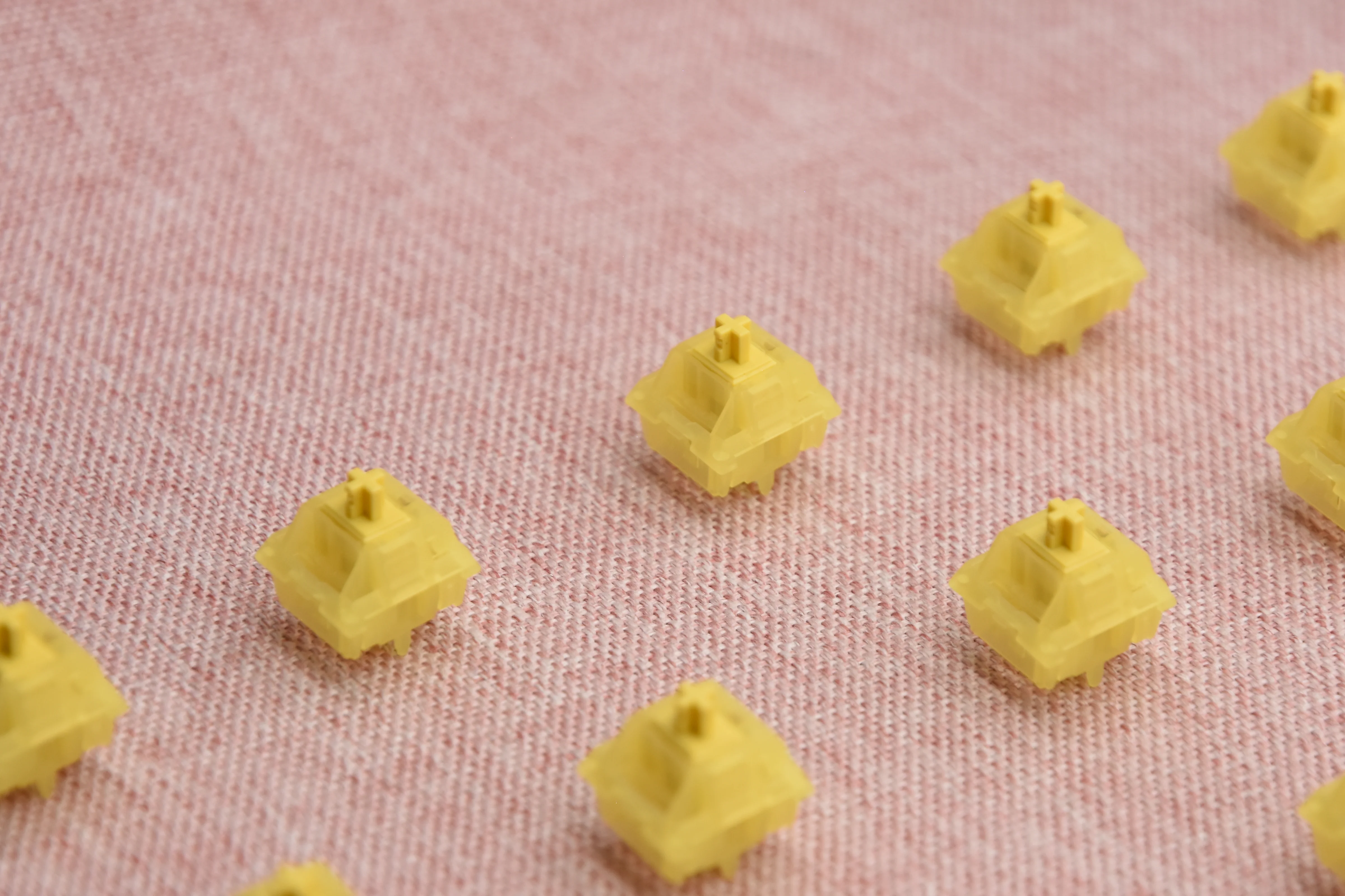 KEYGEEK SUNFLOWER LINEAR SWITCH FACTORY LUBED EDITION (10PCS) - Image 9