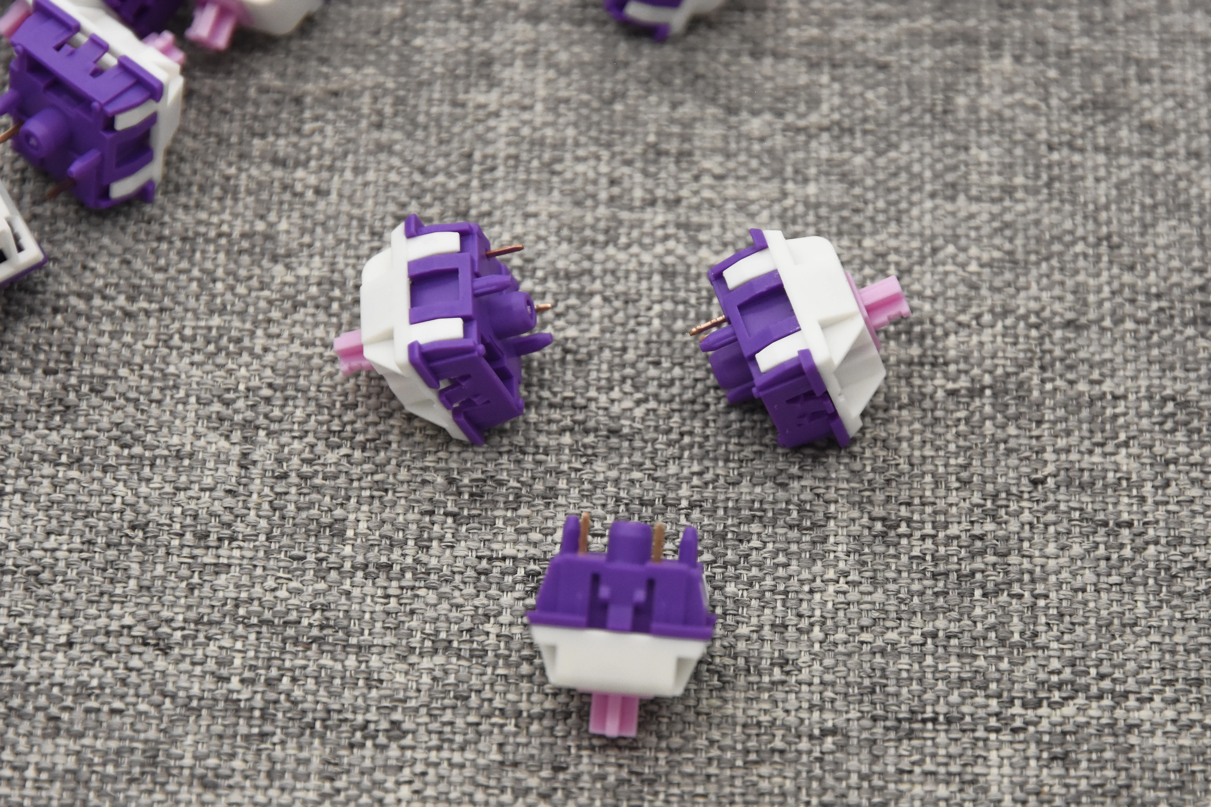 KEYGEEK X UNIKEYS PURPLE DAWN LINEAR SWITCH FACTORY LUBED EDITION (10PCS) - Image 12