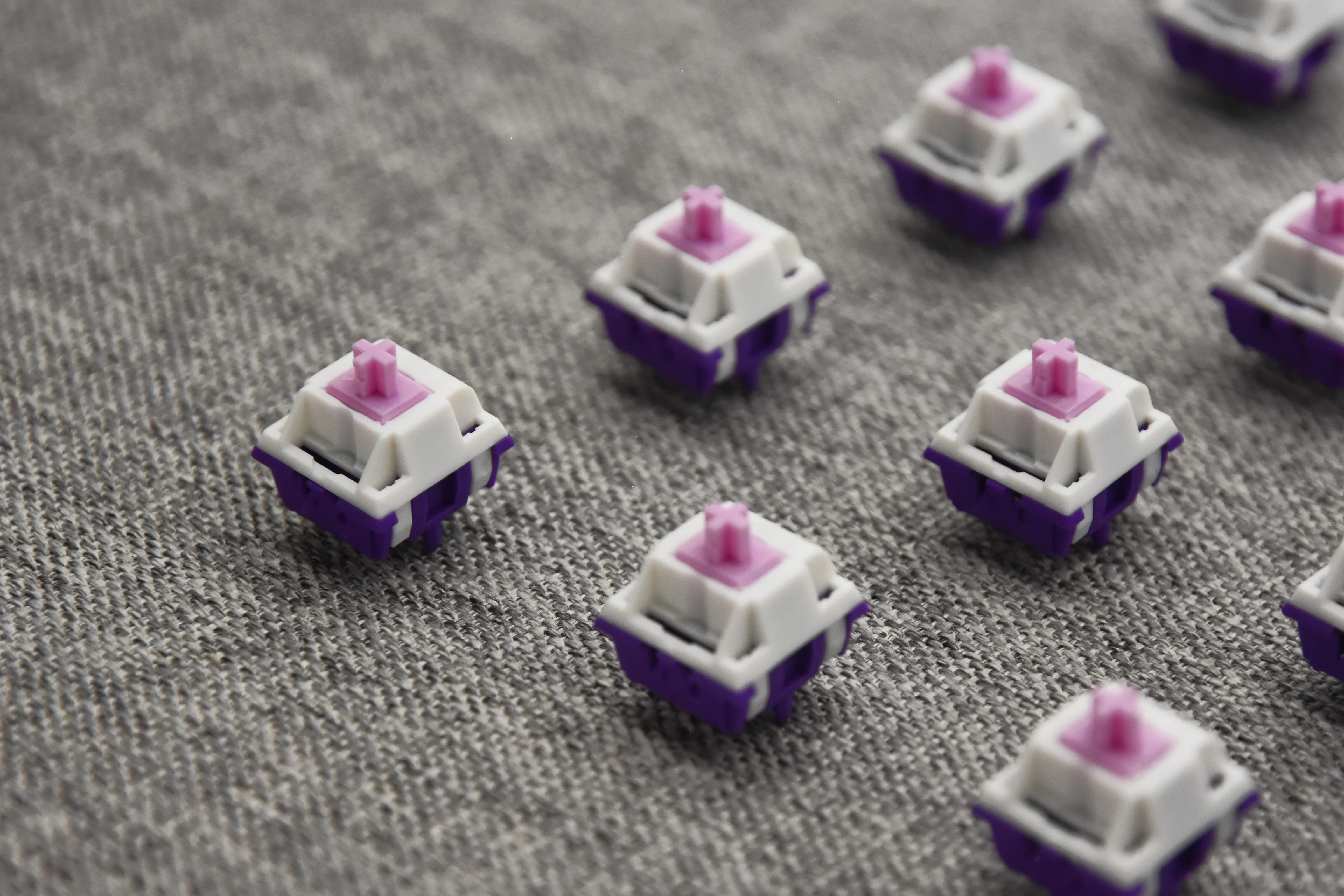 KEYGEEK X UNIKEYS PURPLE DAWN LINEAR SWITCH FACTORY LUBED EDITION (10PCS) - Image 14