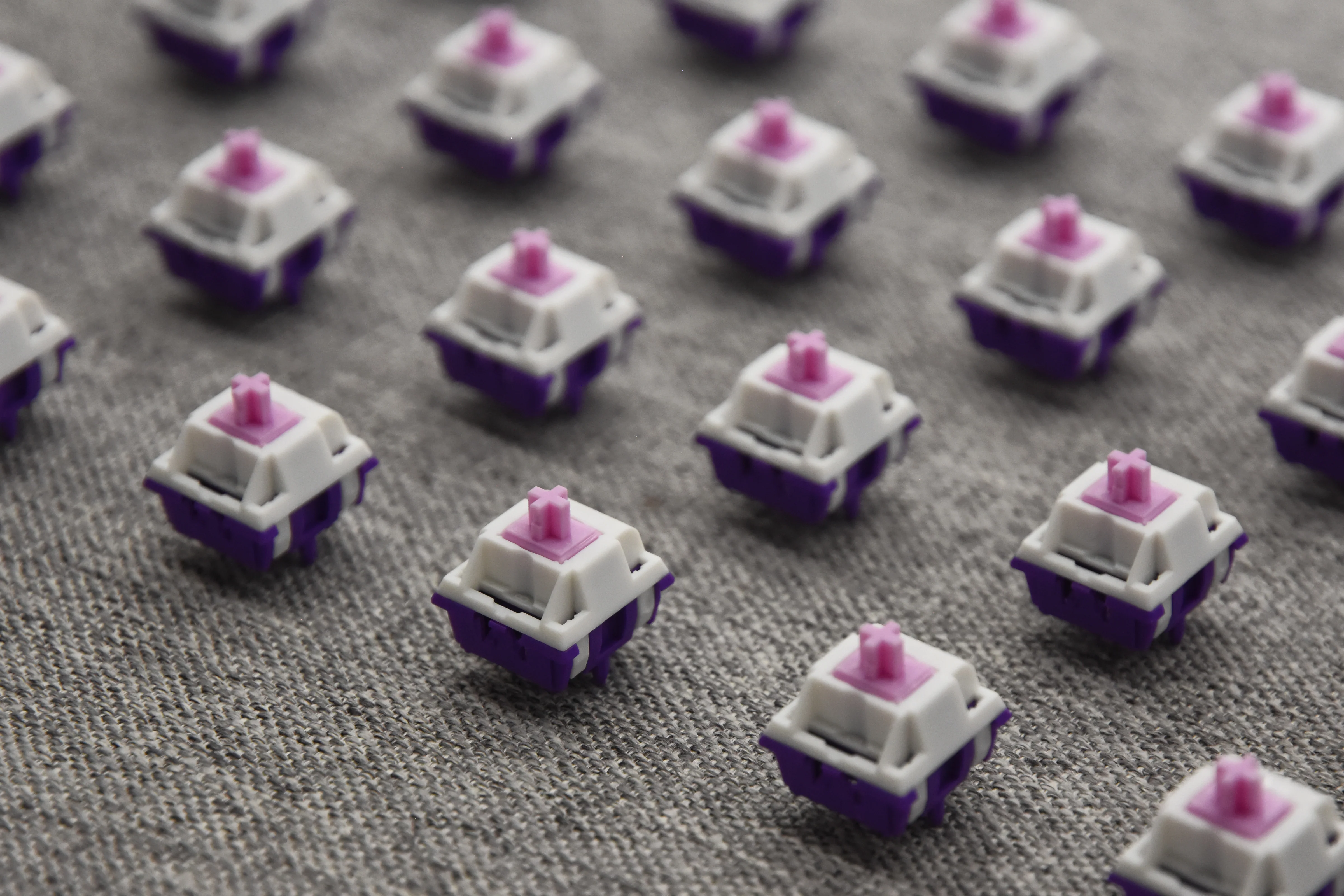 KEYGEEK X UNIKEYS PURPLE DAWN LINEAR SWITCH FACTORY LUBED EDITION (10PCS) - Image 16