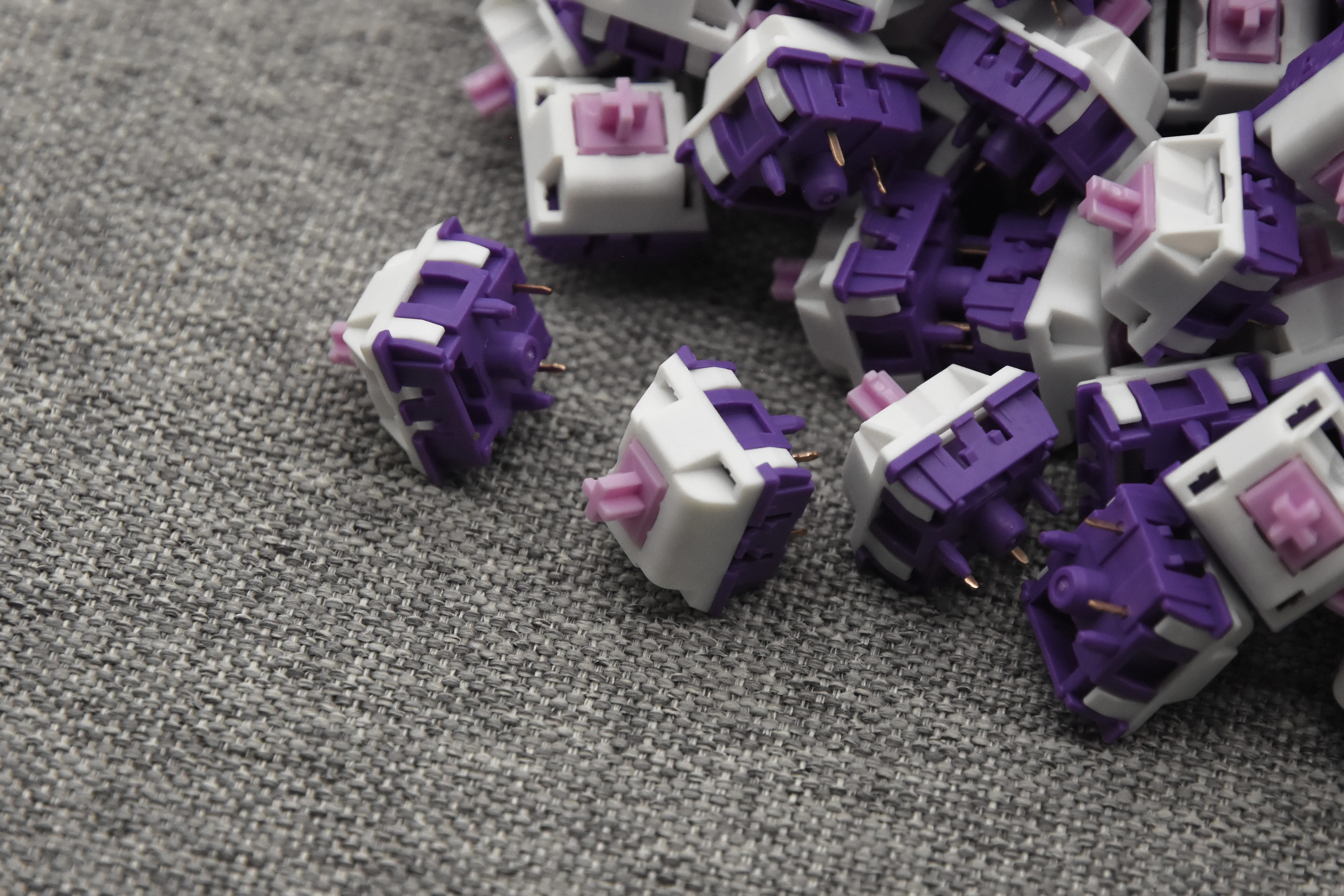 KEYGEEK X UNIKEYS PURPLE DAWN LINEAR SWITCH FACTORY LUBED EDITION (10PCS) - Image 8
