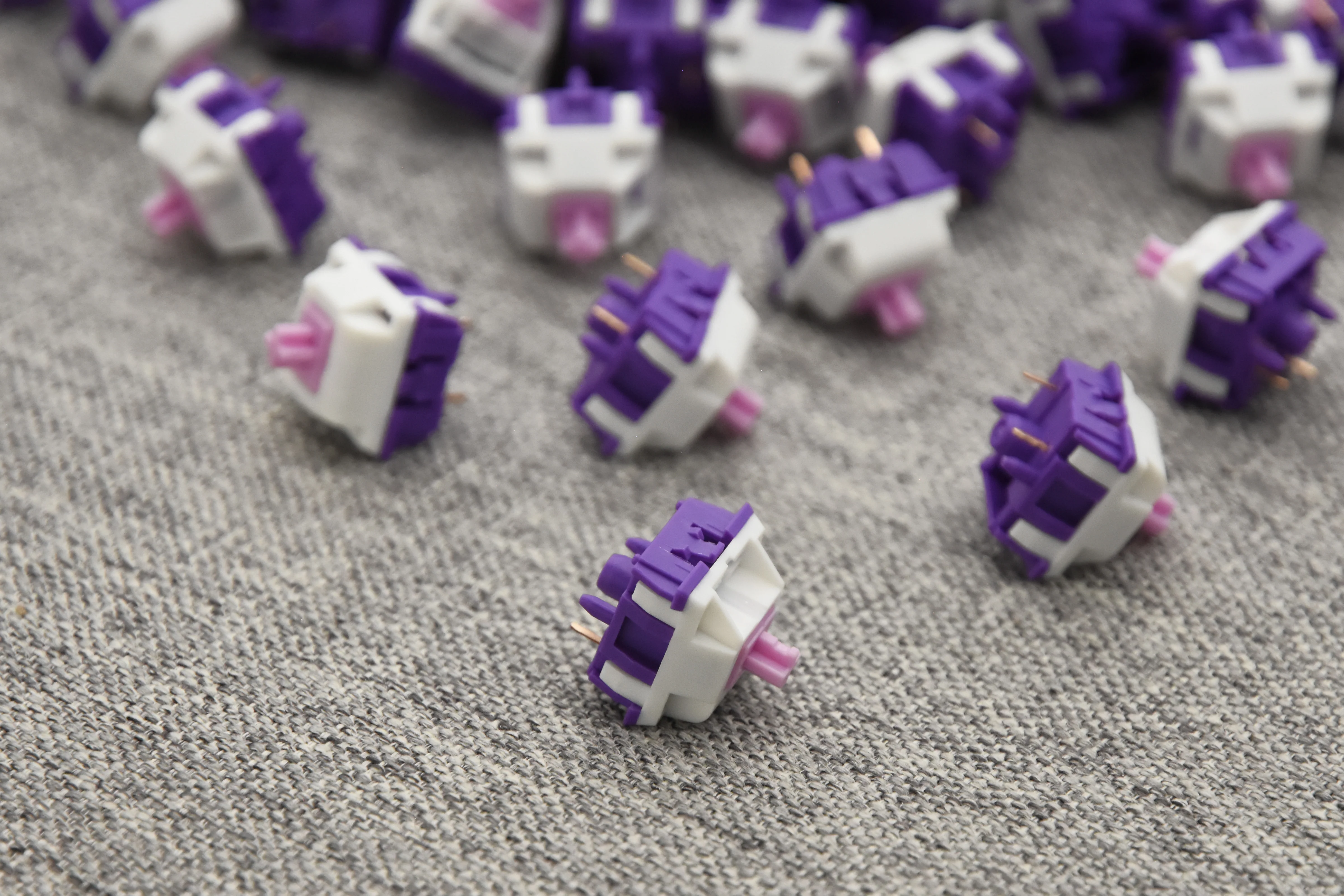 KEYGEEK X UNIKEYS PURPLE DAWN LINEAR SWITCH FACTORY LUBED EDITION (10PCS) - Image 9