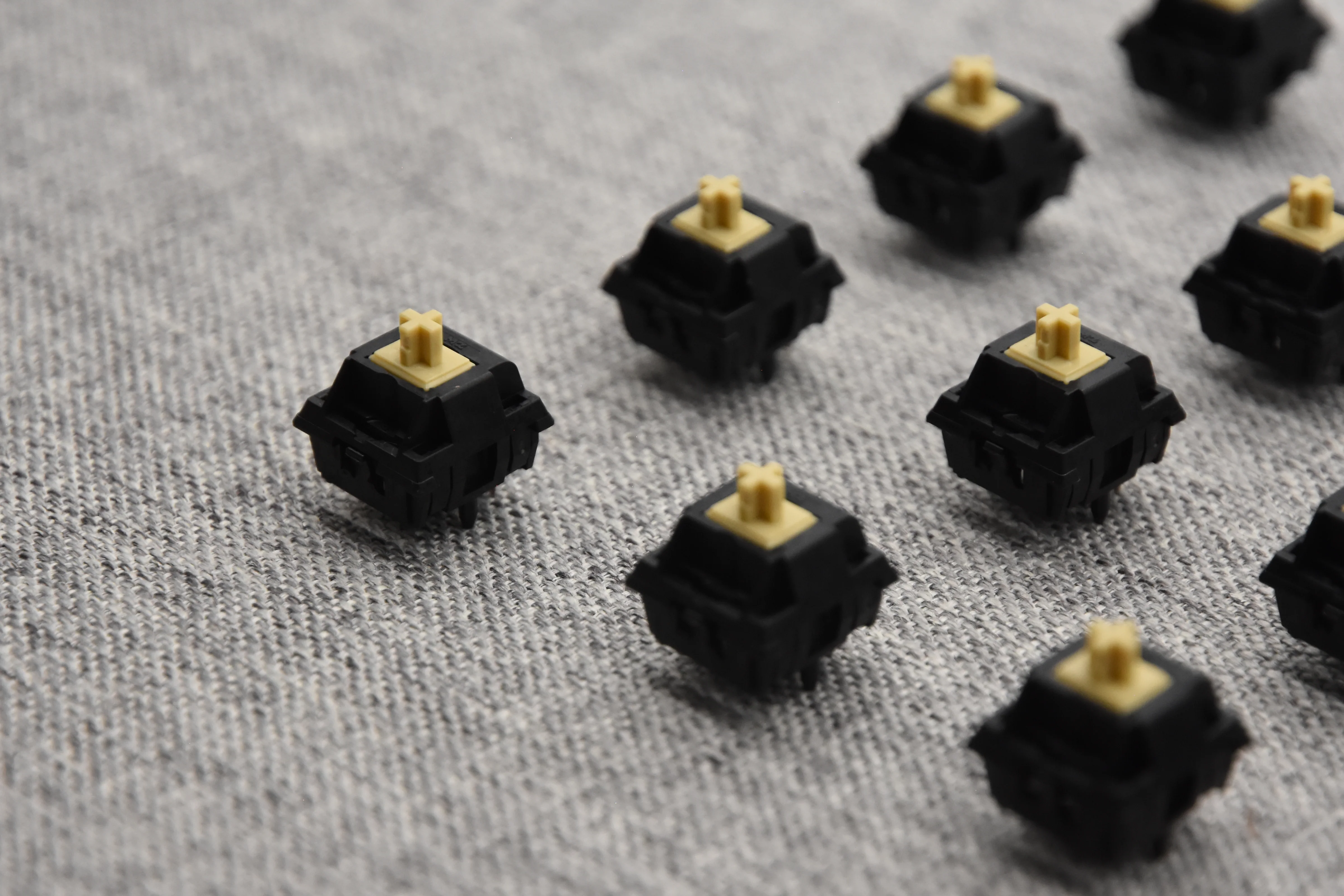 KEYGEEK Y3 LINEAR SWITCH FACTORY LUBED (10PCS) - Image 14