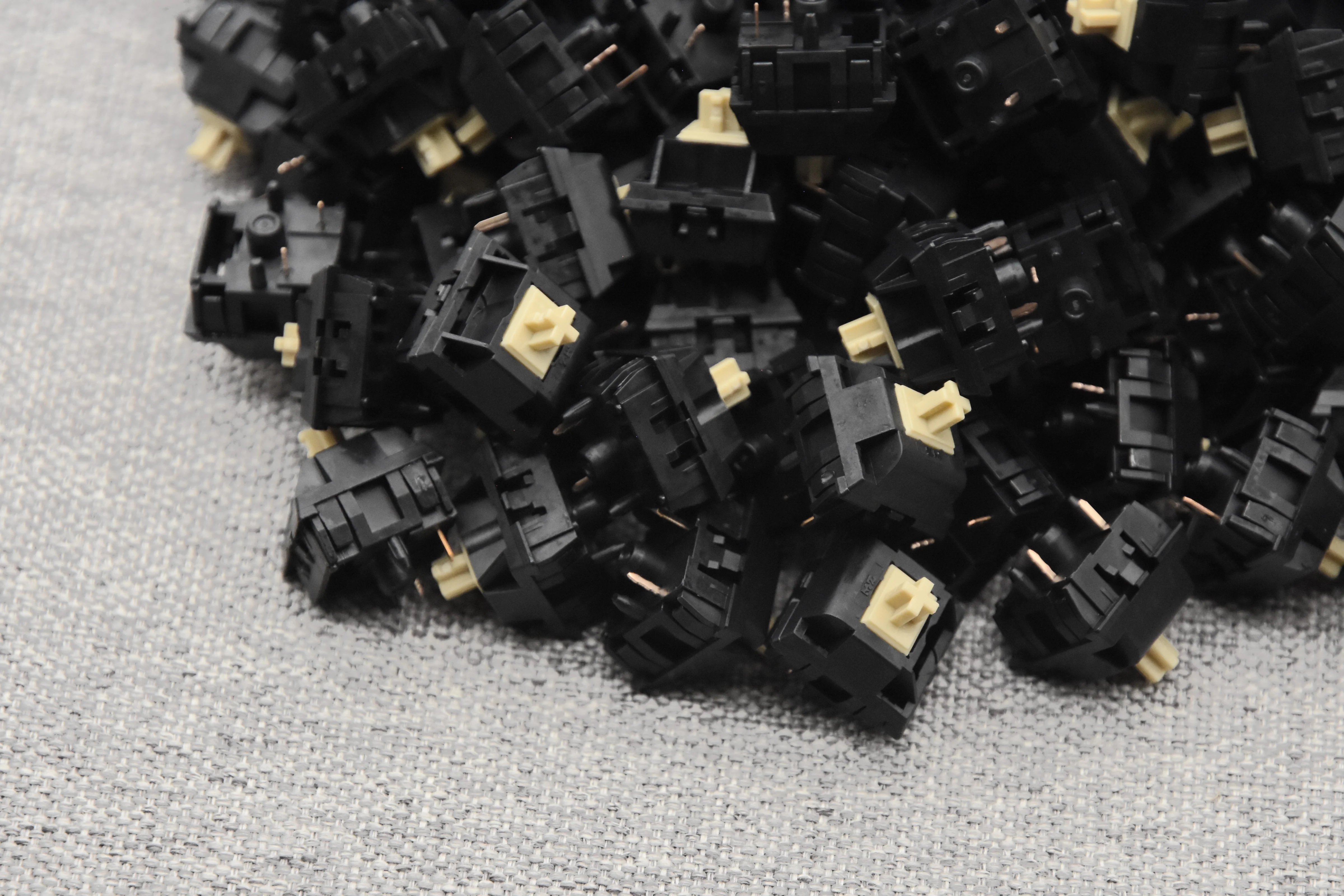KEYGEEK Y3 LINEAR SWITCH FACTORY LUBED (10PCS) - Image 3