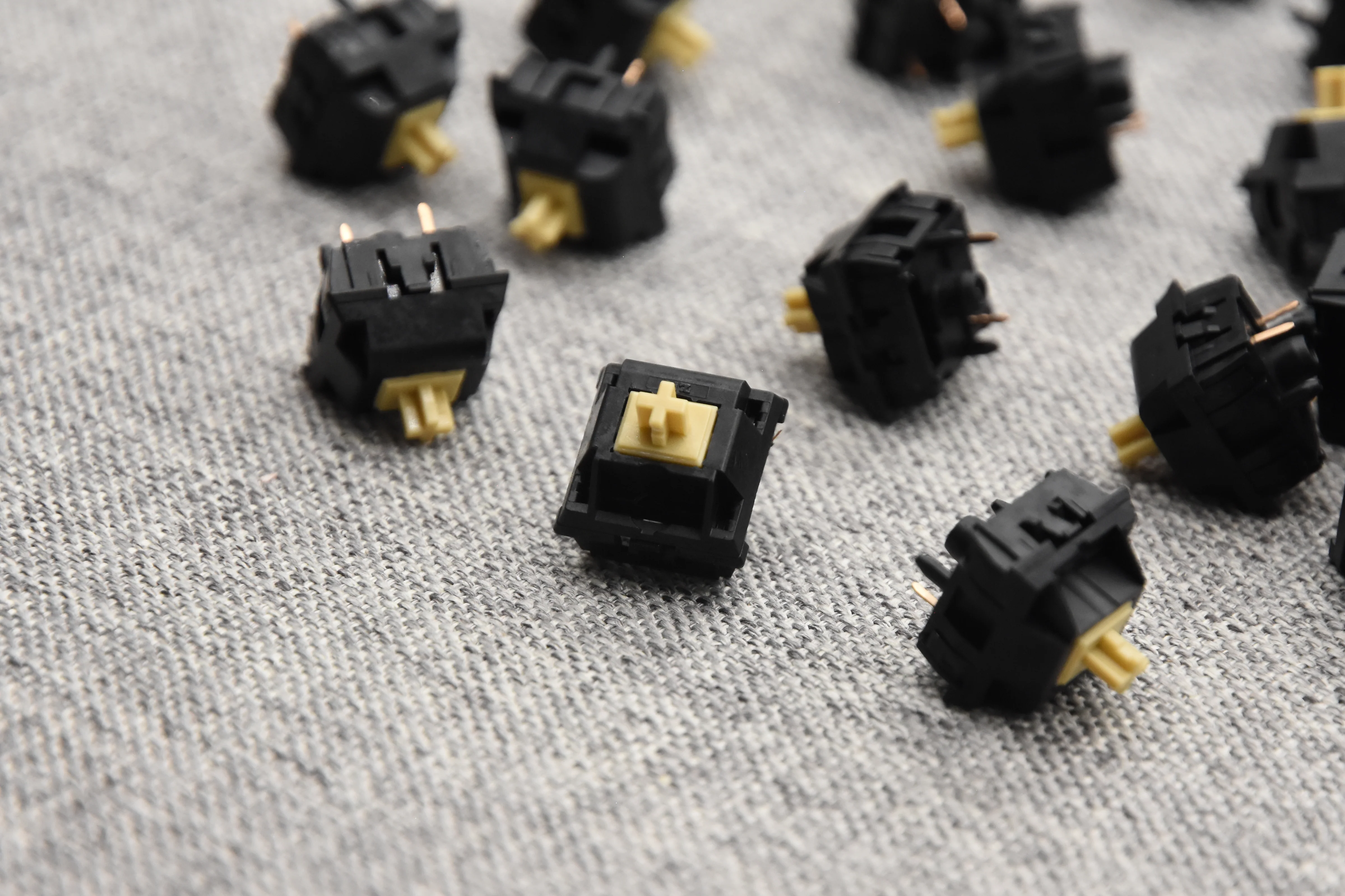 KEYGEEK Y3 LINEAR SWITCH FACTORY LUBED (10PCS) - Image 5