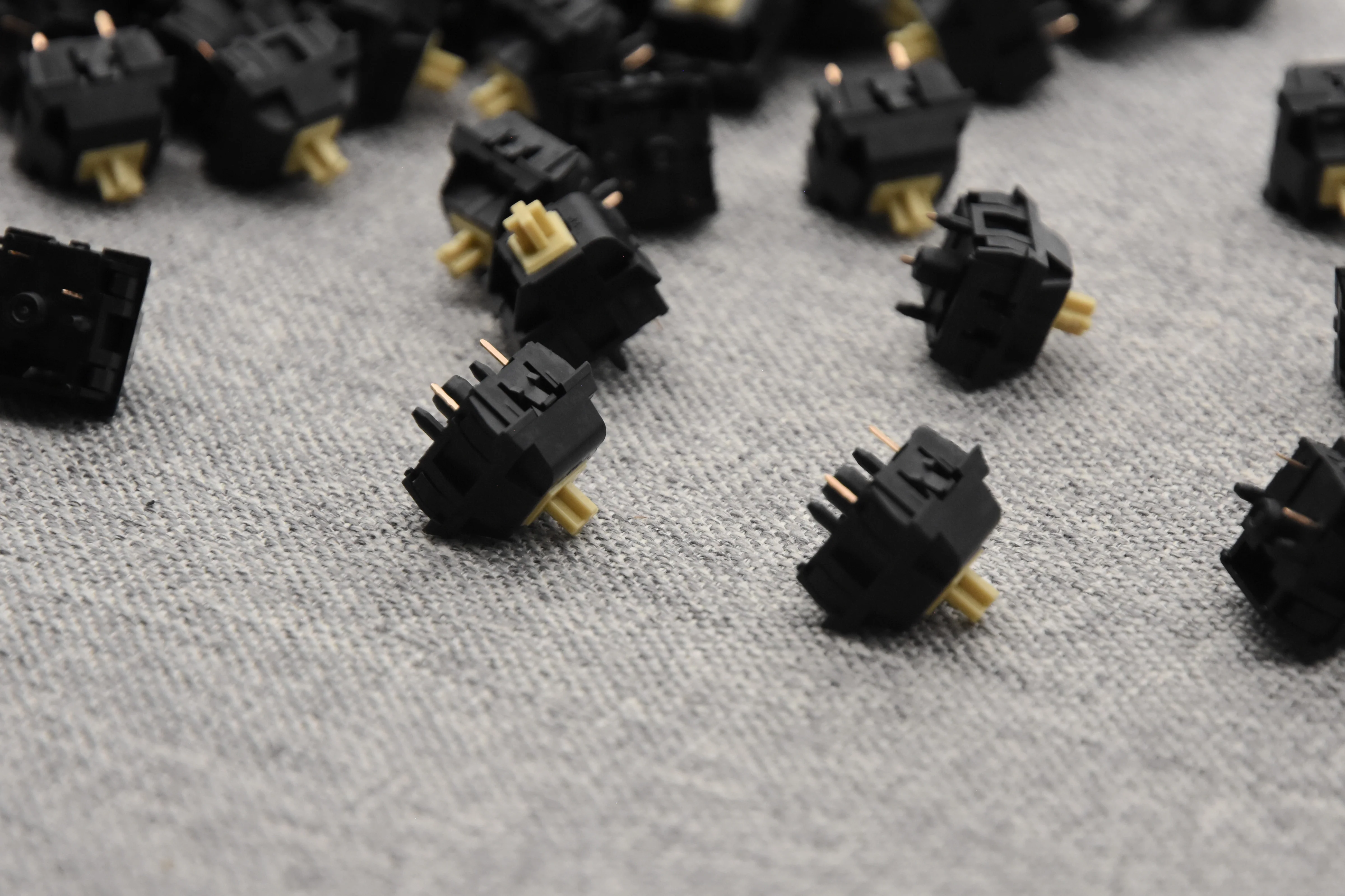 KEYGEEK Y3 LINEAR SWITCH FACTORY LUBED (10PCS) - Image 6