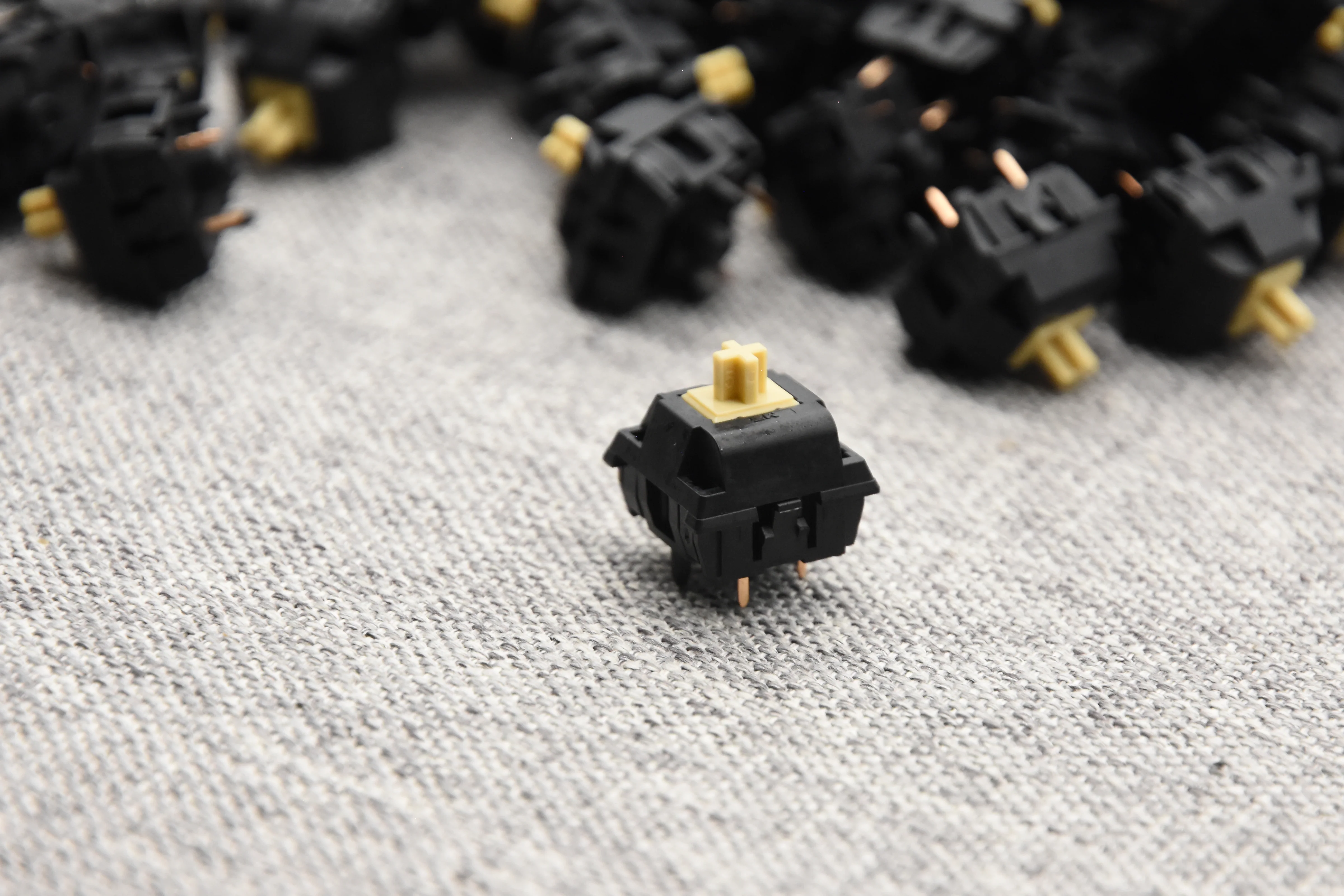 KEYGEEK Y3 LINEAR SWITCH FACTORY LUBED (10PCS) - Image 7