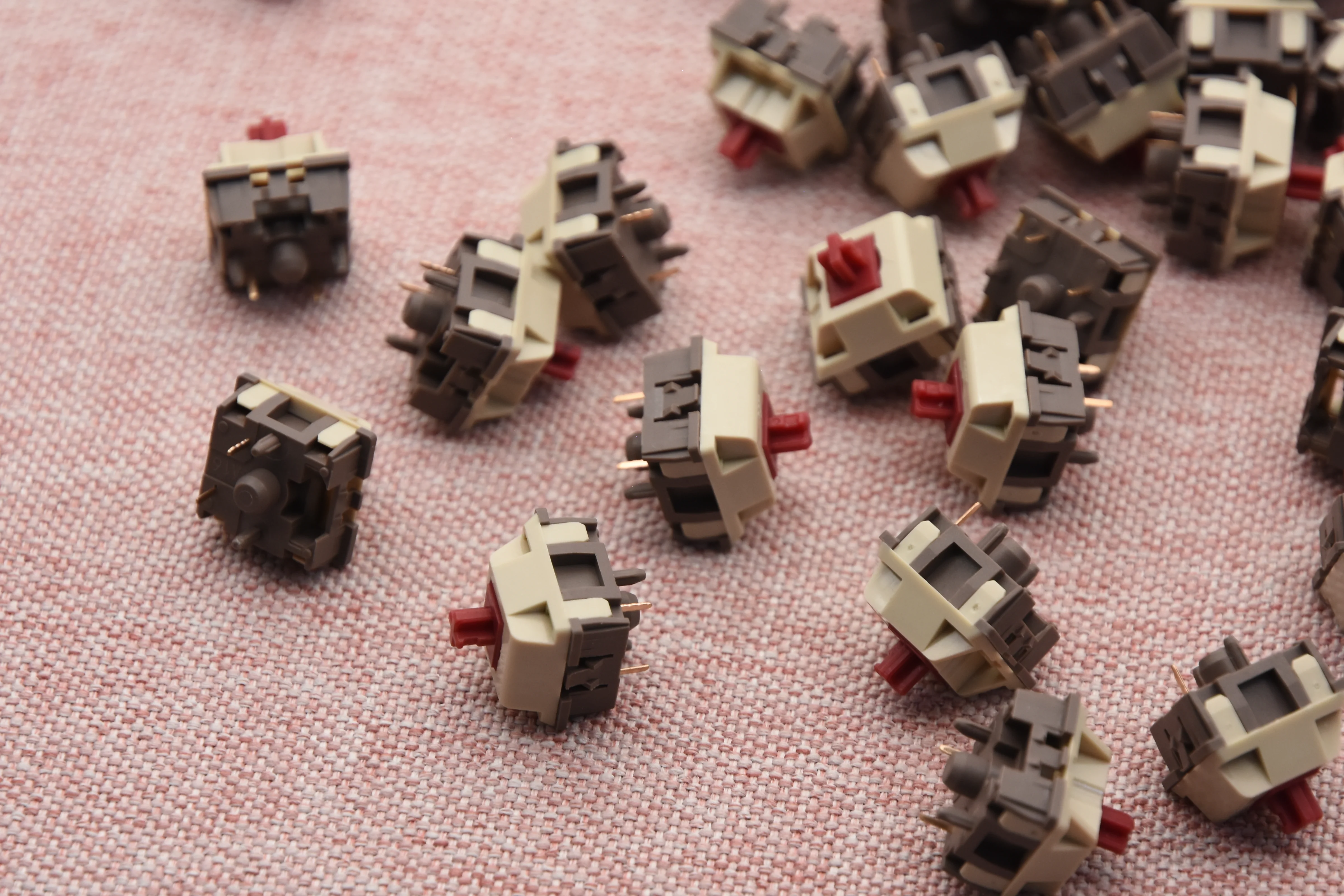 KTT X 80 Retros Game 1989 Red Linear Switch Factory Lubed (10PCS) - Image 4