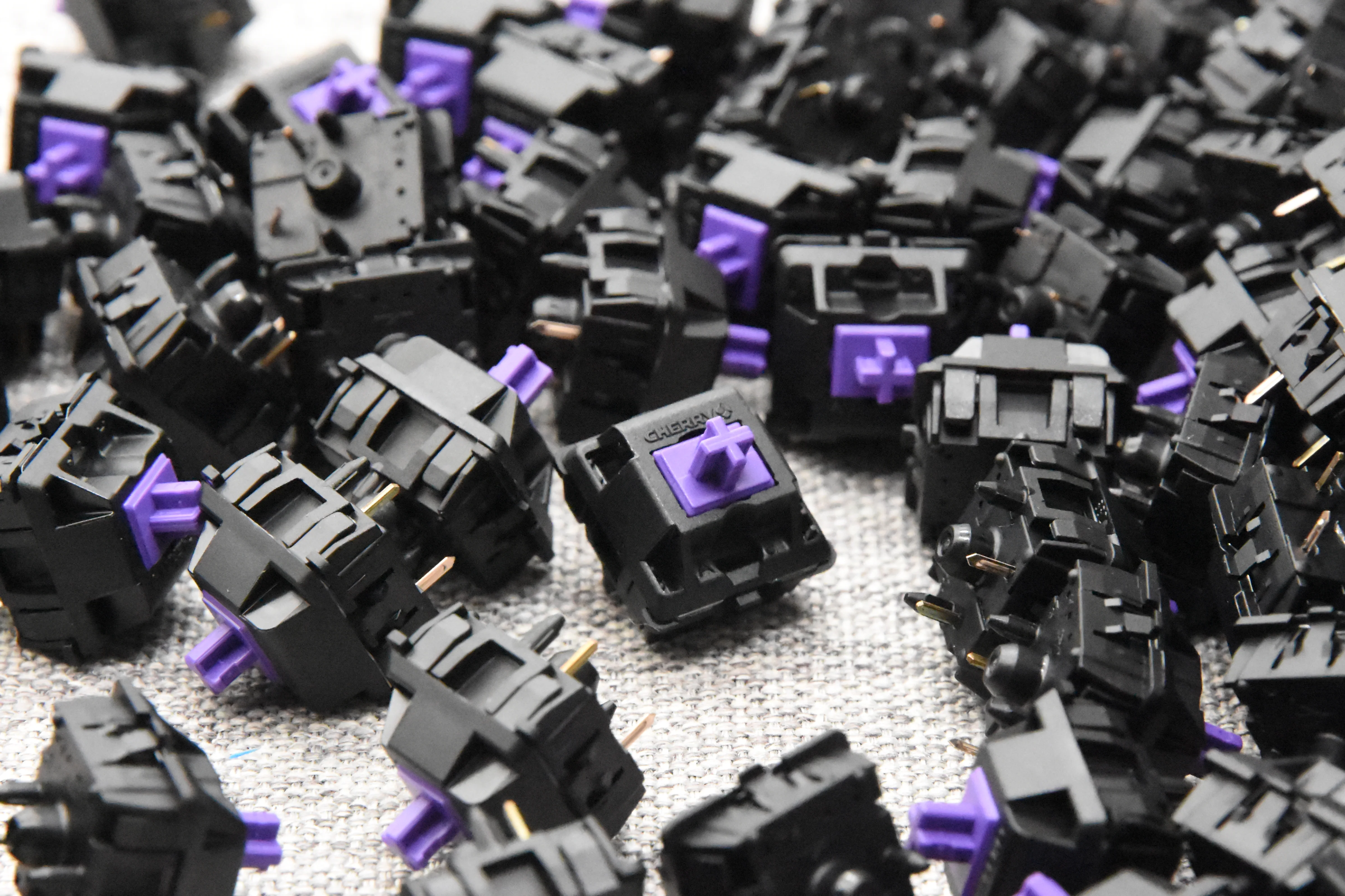 LUBED, FILMED, AND SPRING SWAPPED CHERRY MX SWITCHES (10PCS) - Image 6