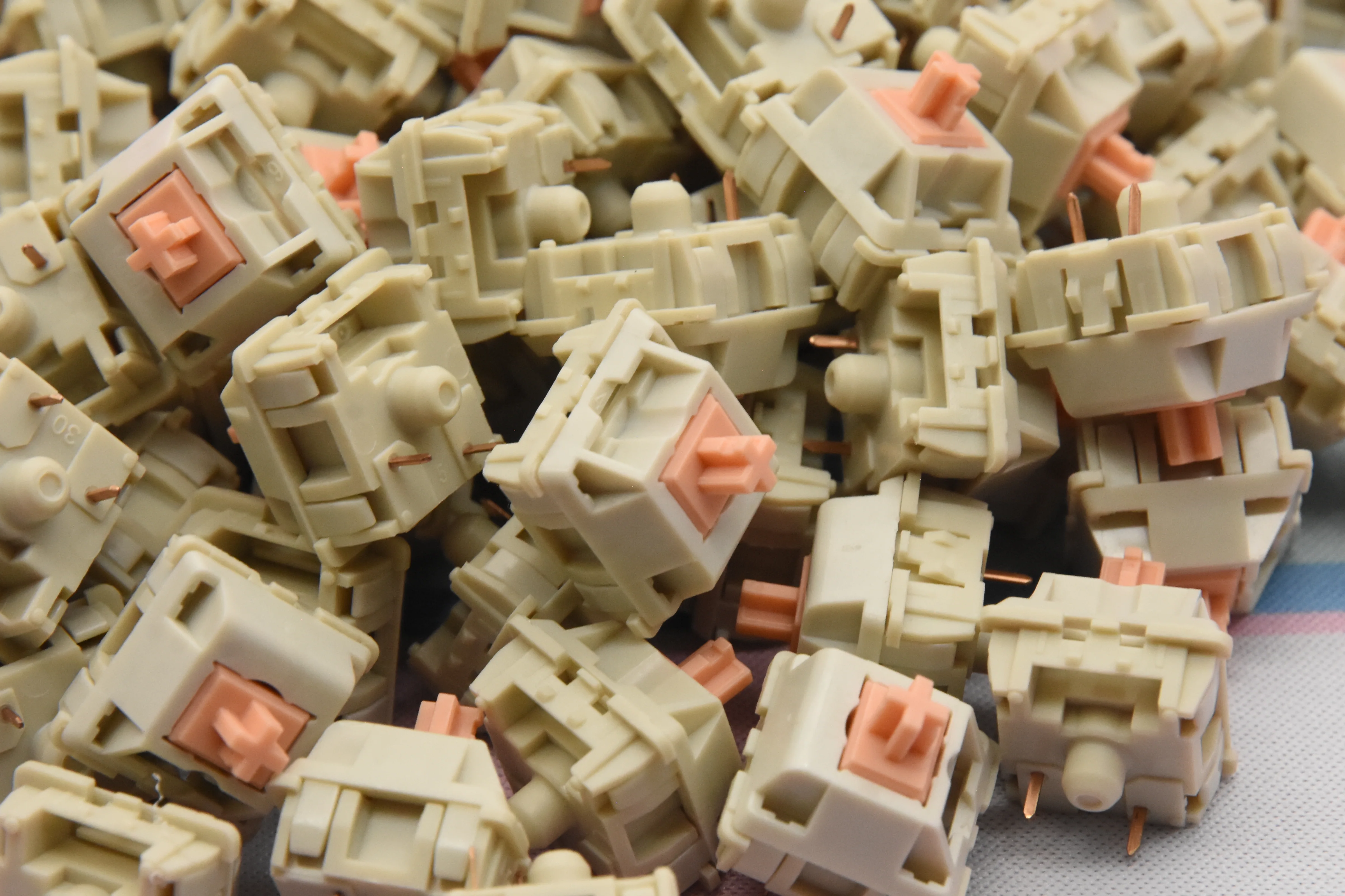 MMD HOLY PANDA V3 TACTILE SWITCH FACTORY LUBED EDITION (10PCS) - Image 4