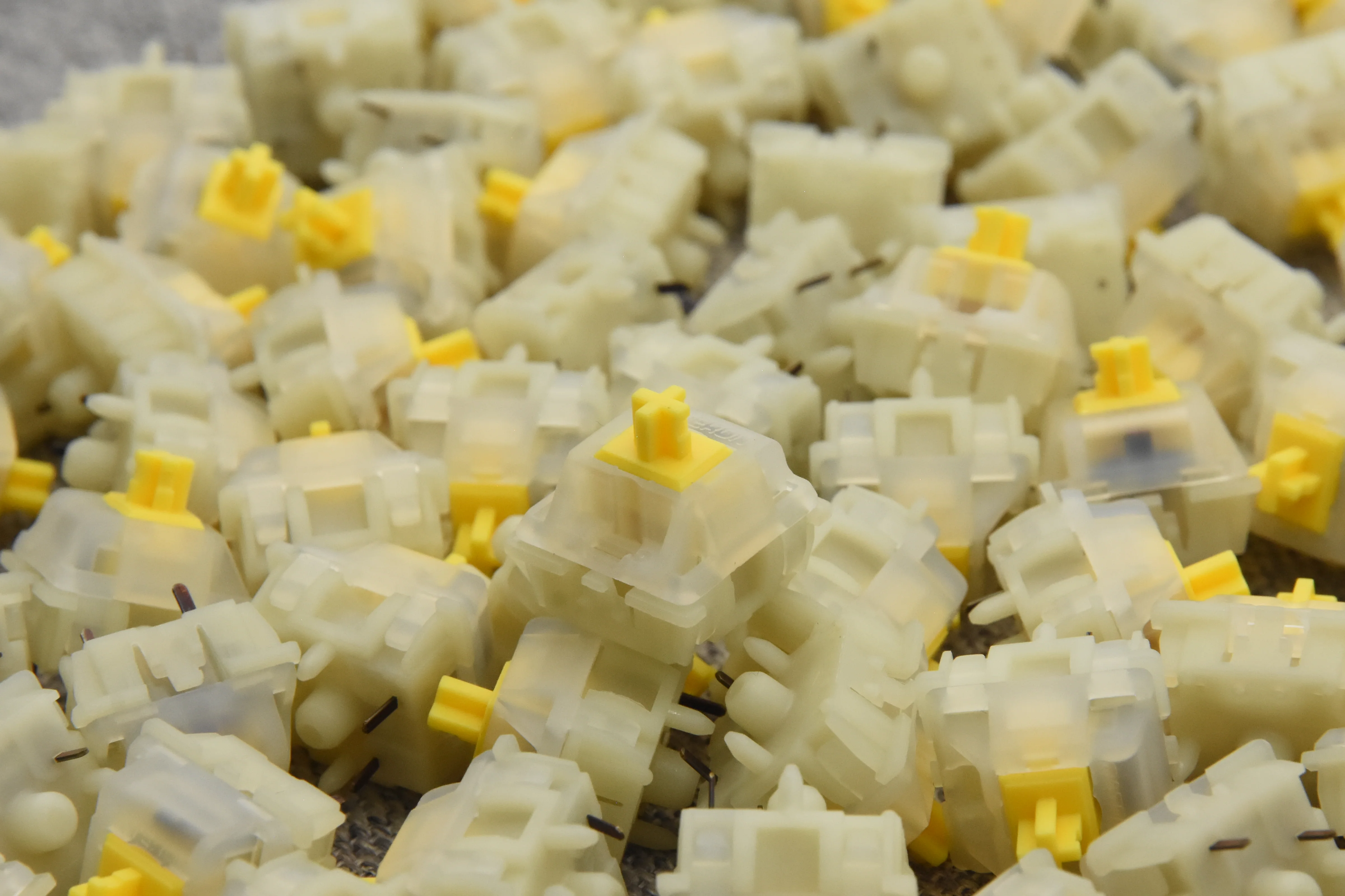 HAND LUBED AND MODDED GATERON MILKY YELLOW PRO LINEAR SWITCH (10 PCS) - Image 4