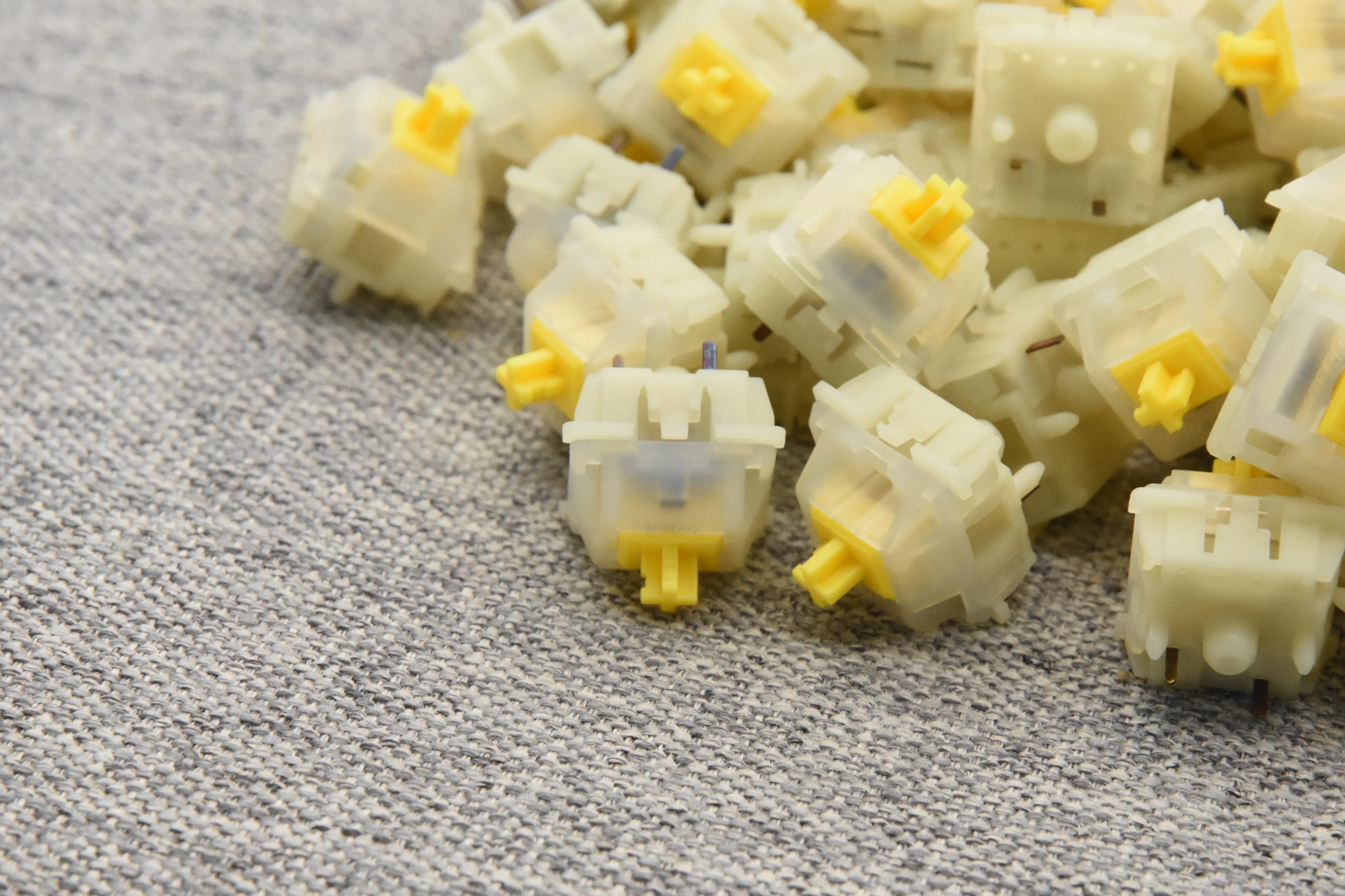 HAND LUBED AND MODDED GATERON MILKY YELLOW PRO LINEAR SWITCH (10 PCS) - Image 6