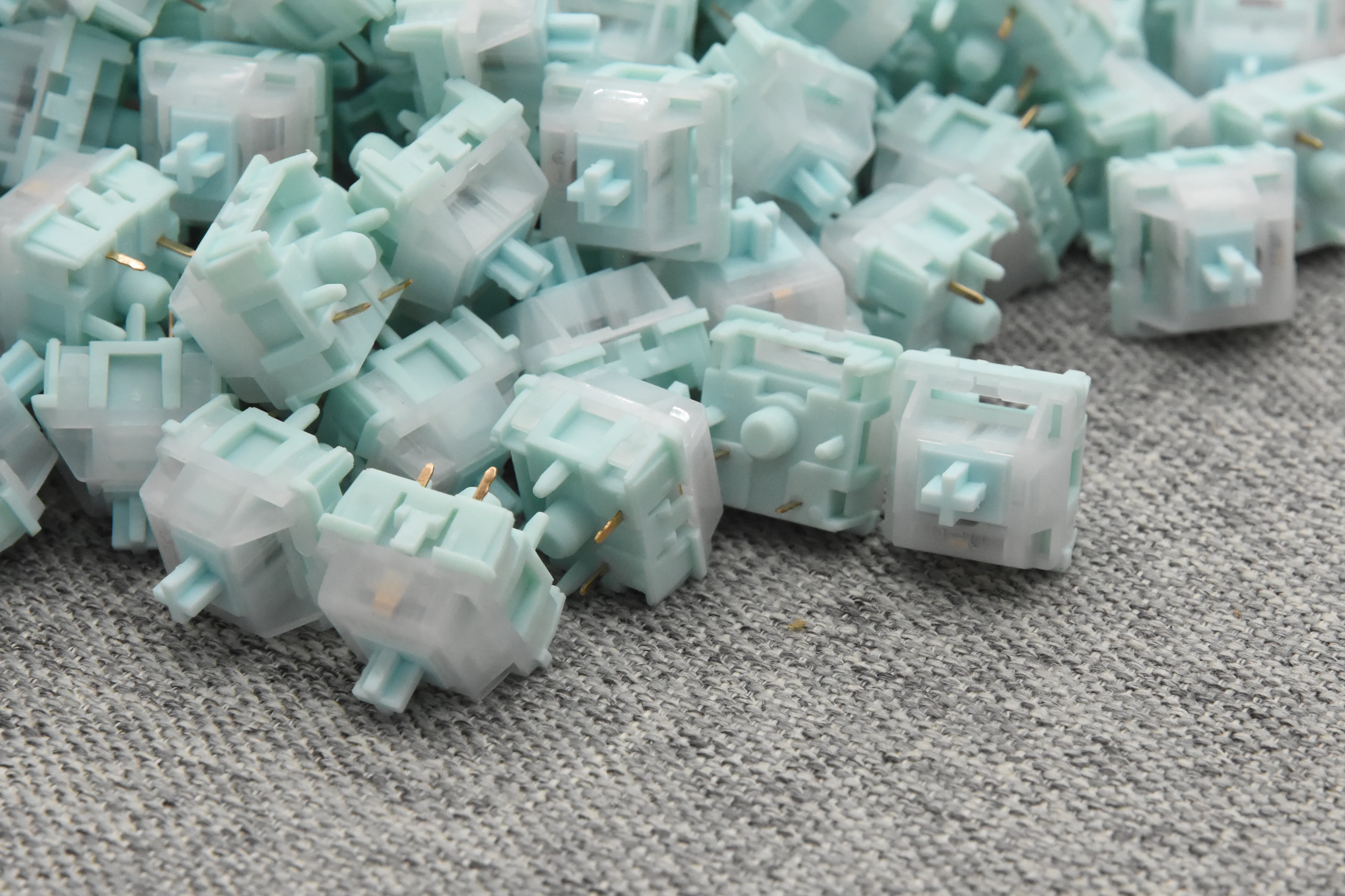 NEO X HMX AZURE LINEAR SWITCH FACTORY LUBED EDITION (10PCS) - Image 4