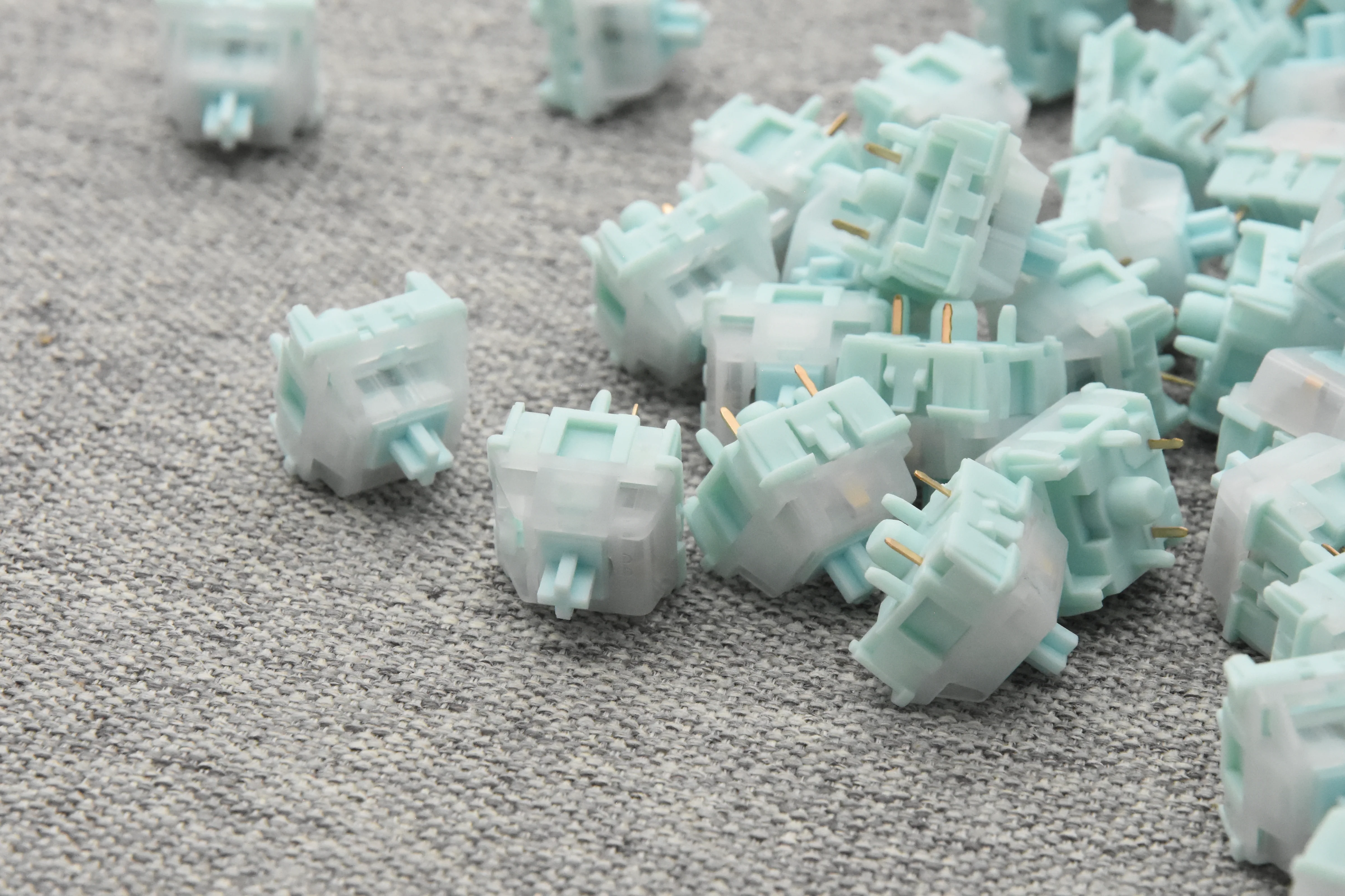 NEO X HMX AZURE LINEAR SWITCH FACTORY LUBED EDITION (10PCS) - Image 8