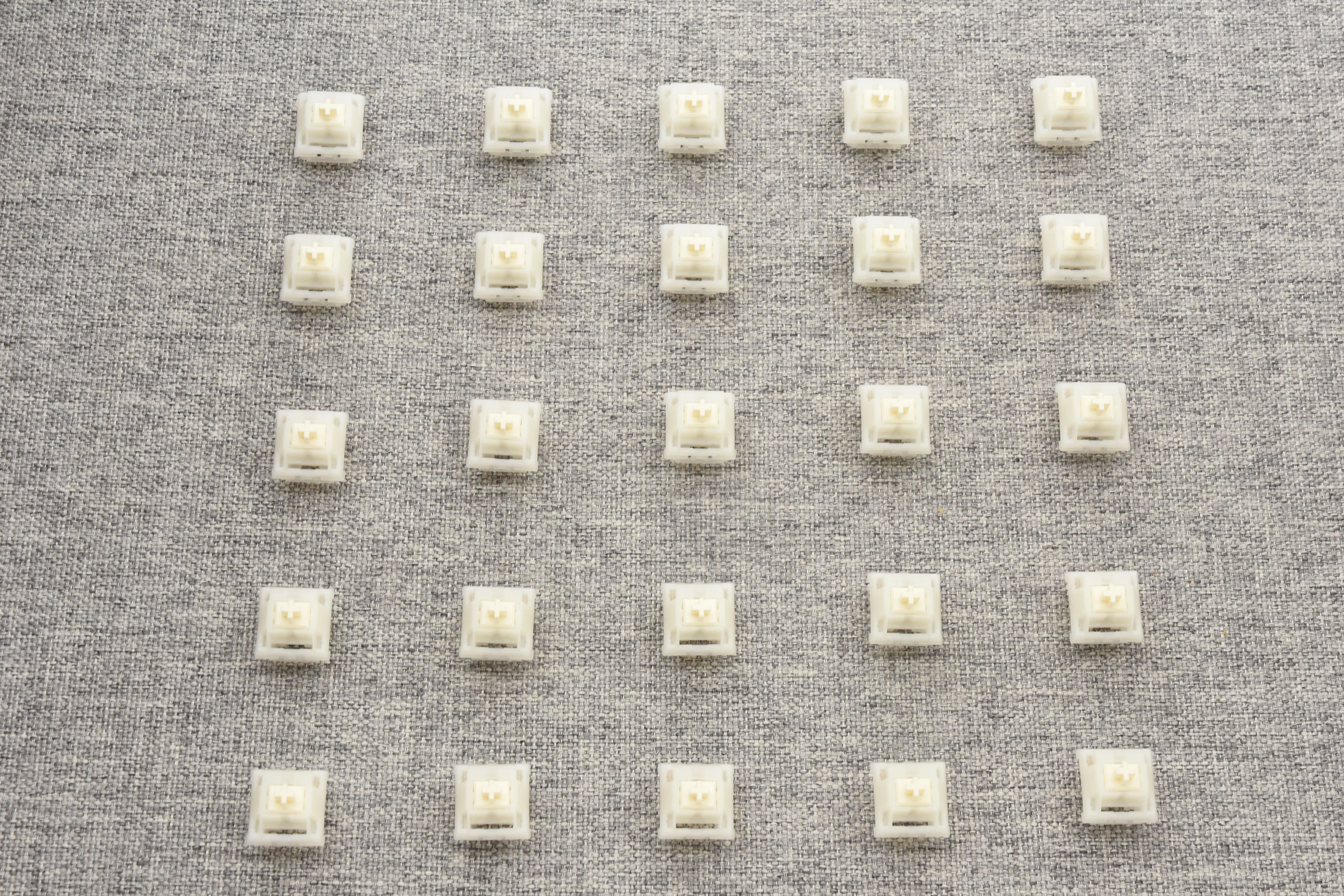 NEO X KEYGEEK OAT LINEAR SWITCH FACTORY LUBED EDITION (10PCS) - Image 10