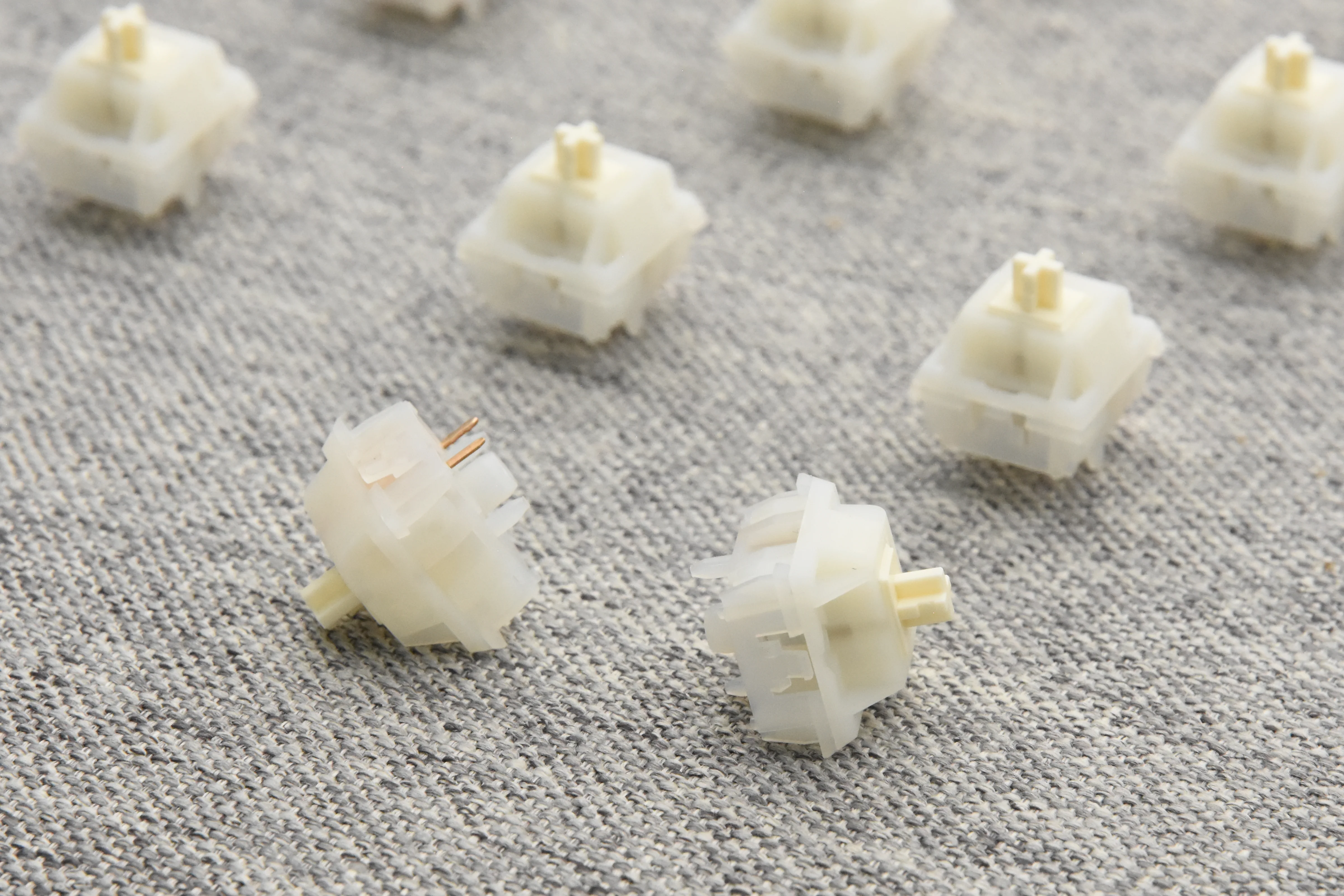 NEO X KEYGEEK OAT LINEAR SWITCH FACTORY LUBED EDITION (10PCS) - Image 16