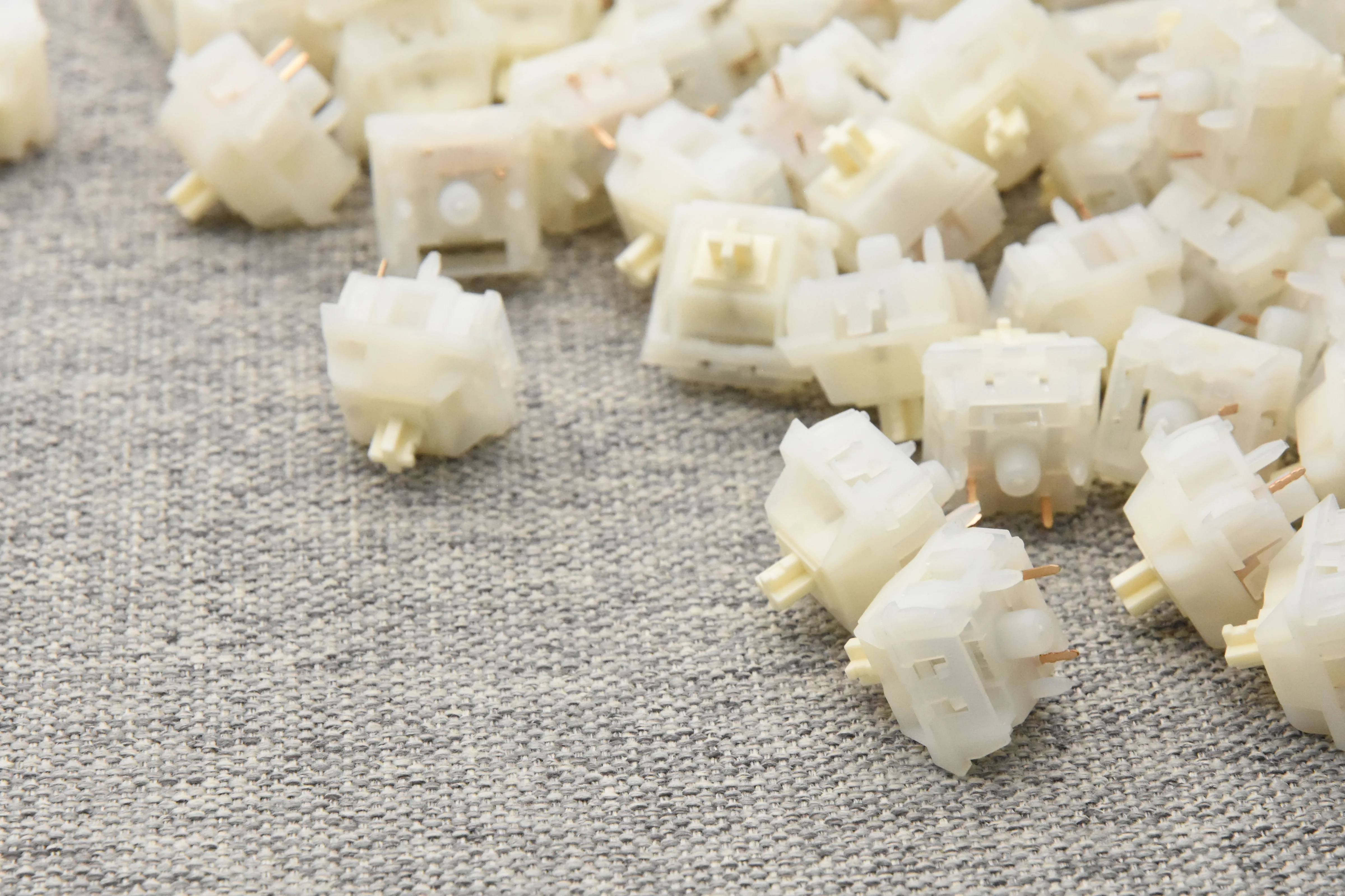 NEO X KEYGEEK OAT LINEAR SWITCH FACTORY LUBED EDITION (10PCS) - Image 17