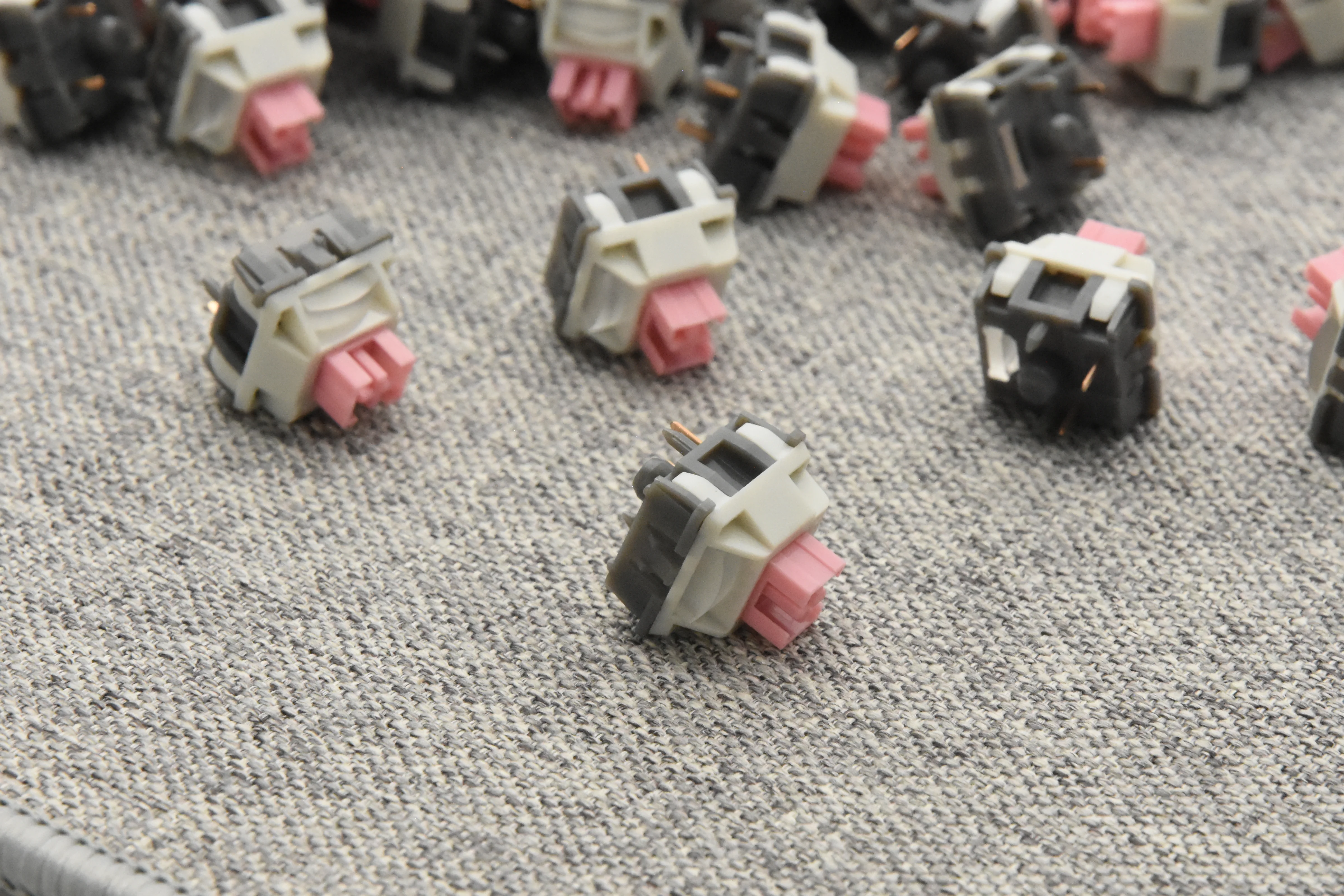 OUTEMU BUTTERFLY SILENT LINEAR SWITCH FACTORY LUBED EDITION (10pcs) - Image 7